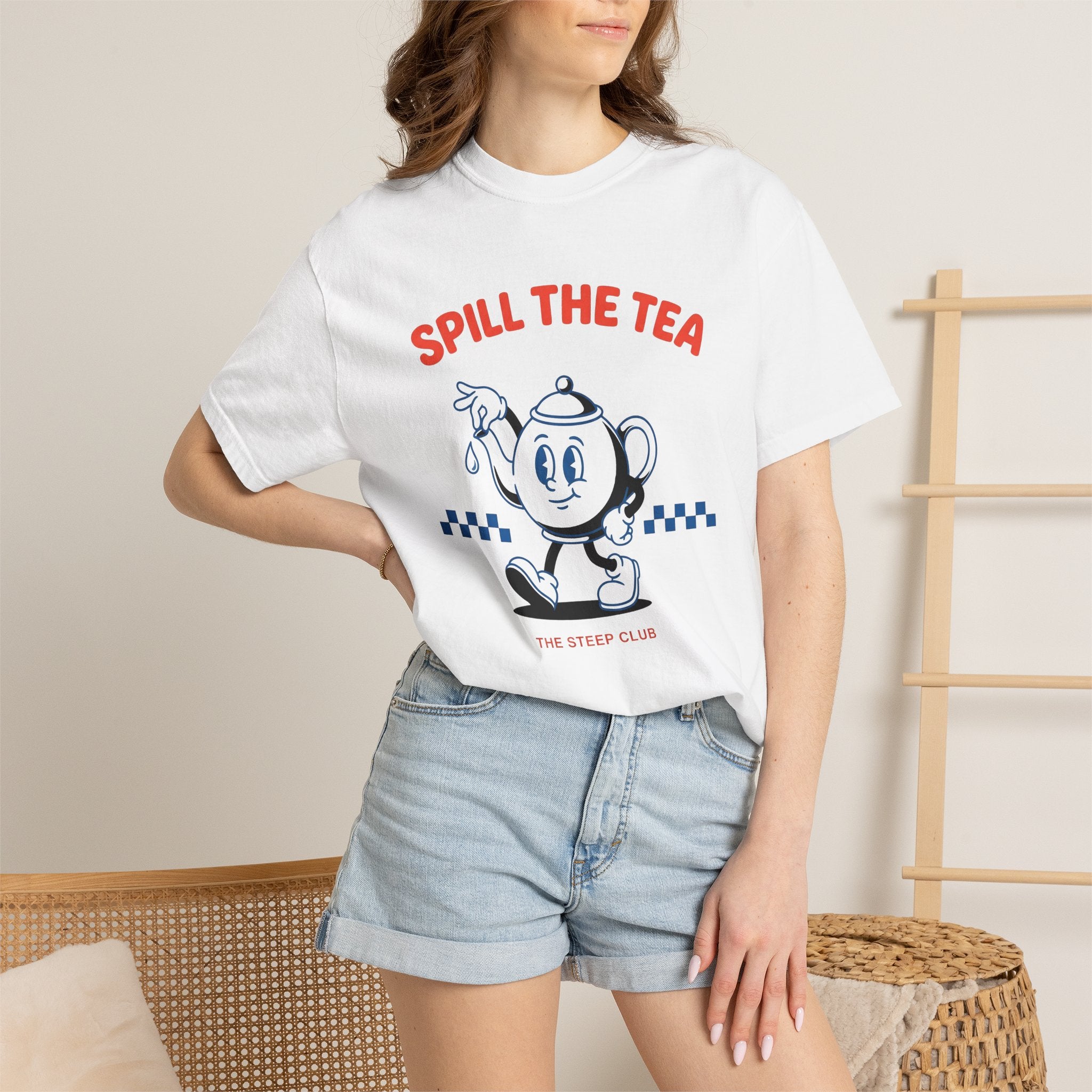 Kettle Mascot Shirt Tea Joke Gift Women Comic Tee Teapot T-Shirt Tea Fan Cartoon Tshirt Pun Graphic Vintage Plaid Design Tshirt