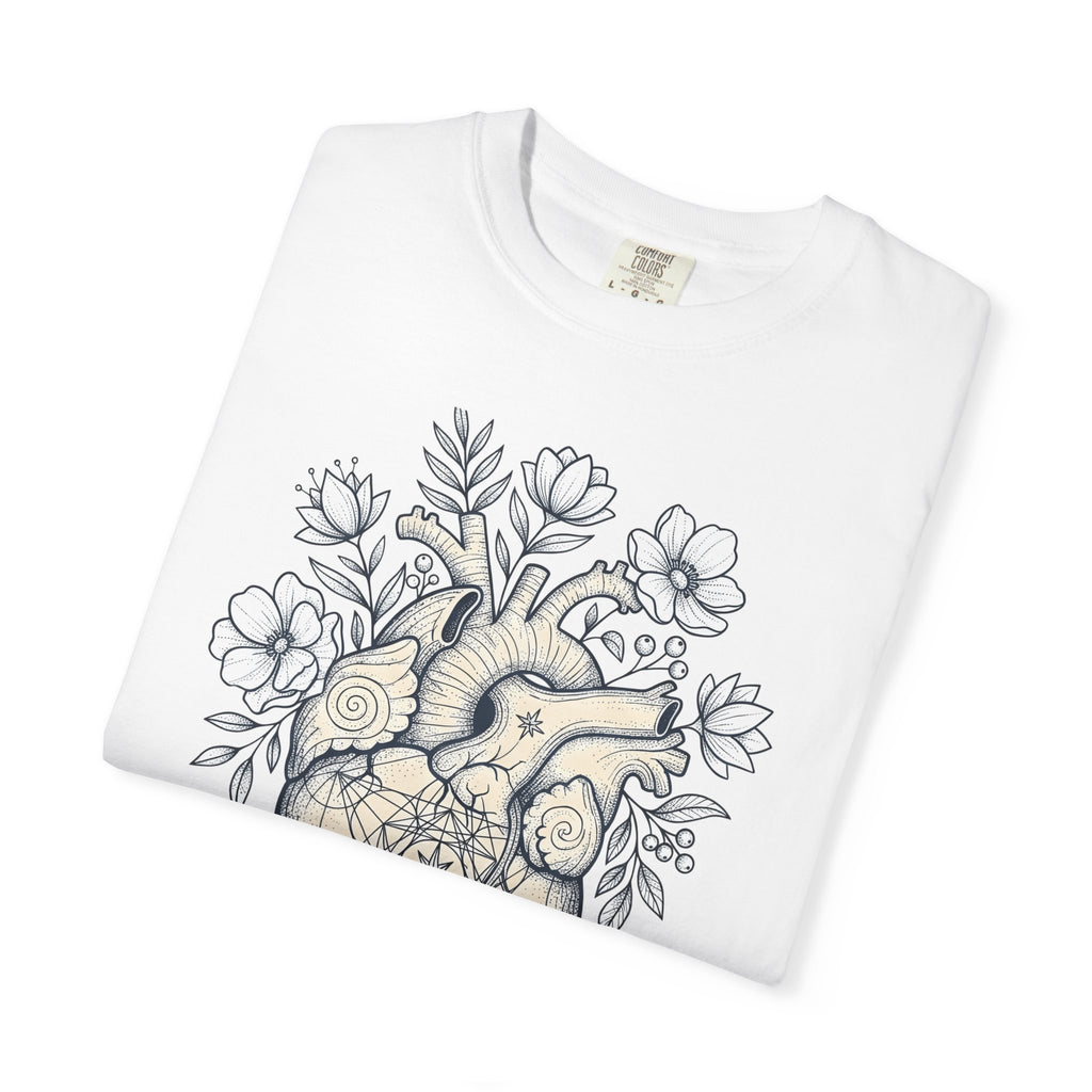 Anatomical Heart Floral Shirt Boho Chic Spiritual Gift Women Line Art Tee Heart T-Shirt Bohemian Enthusiast Illustrative Tshirt Mystical