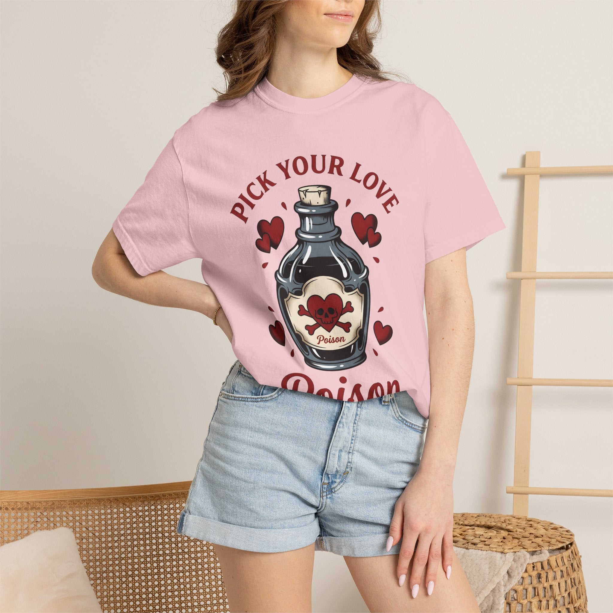 Poison Bottle Shirt Valentine Gothic Gift Women Tattoo Tee Apothecary T-Shirt Valentine Fan Ink Tshirt Dark Graphic Vintage Hearts Tshirt