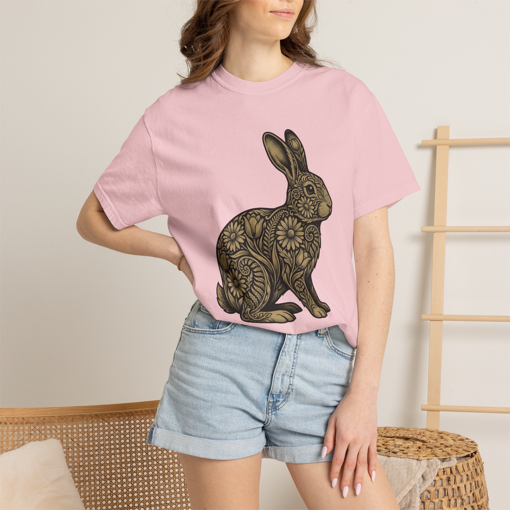 Floral Rabbit Shirt Easter Animal Gift Women Boho Tee Bunny T-Shirt Easter Fan Hippie Tshirt Creature Graphic Vintage Daisy Tshirt