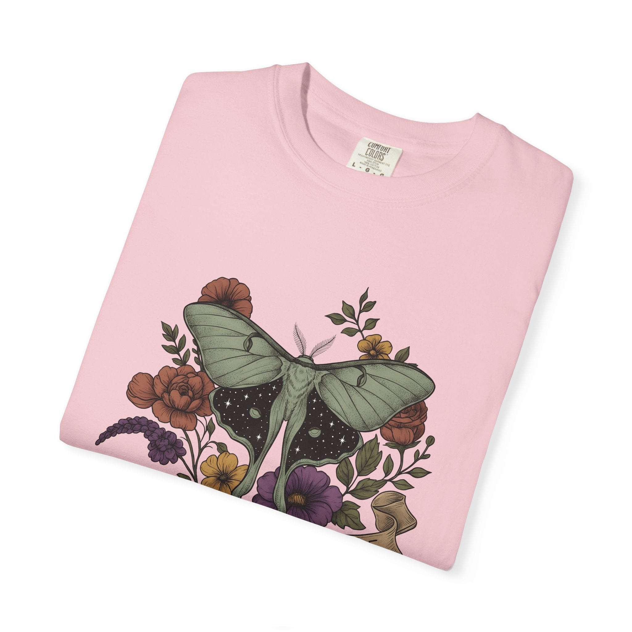 Luna Moth Shirt Boho Chic Nature Gift Women Botanical Tee Actias T-Shirt Bohemian Fan Illustrative Tshirt Environmental Graphic Vintage