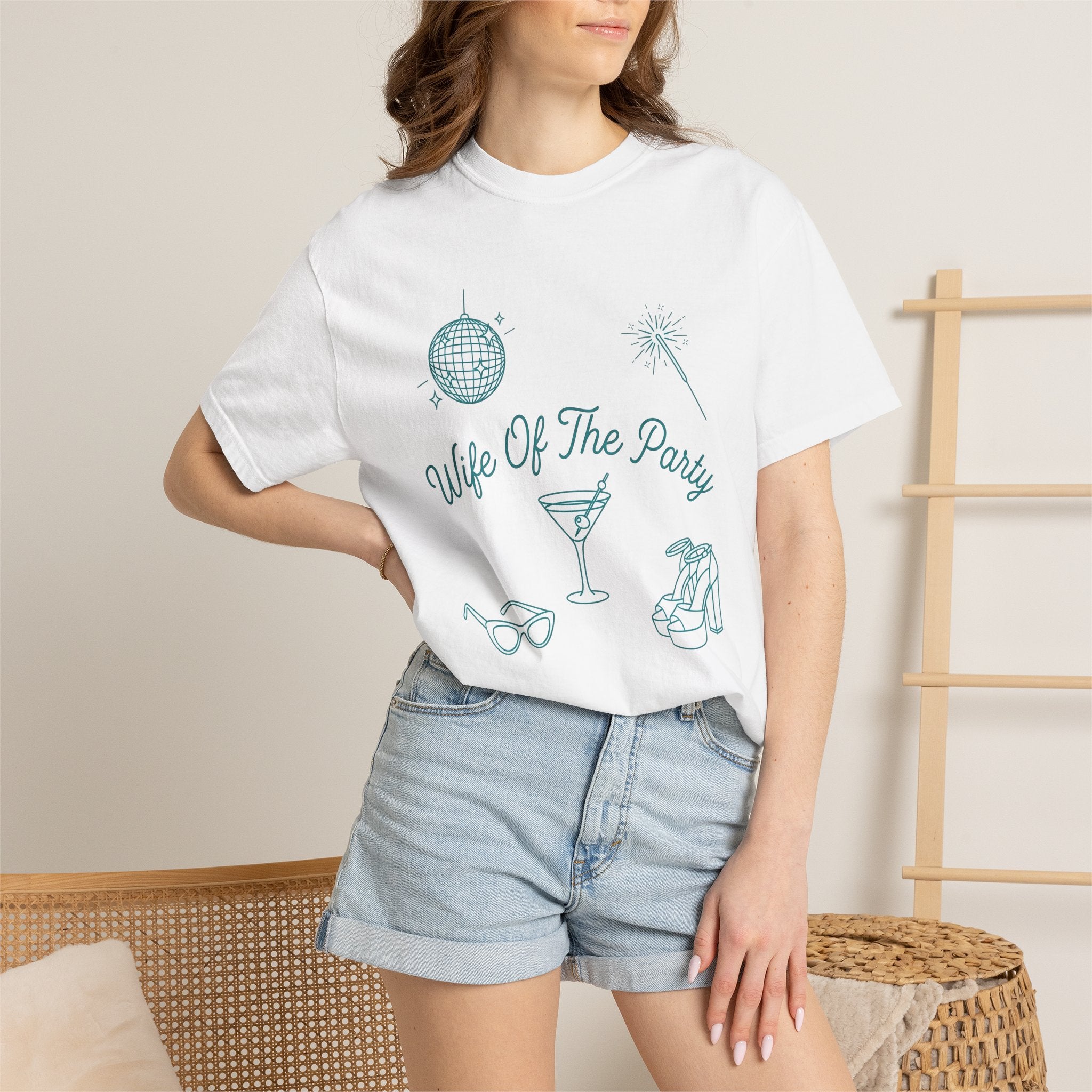 Beverage Glass Shirt Party Reception Gift Women Cartoon Tee Glassware T-Shirt Partygoer Fan Tumbler Tshirt Wedding Graphic Doodle Party Ball