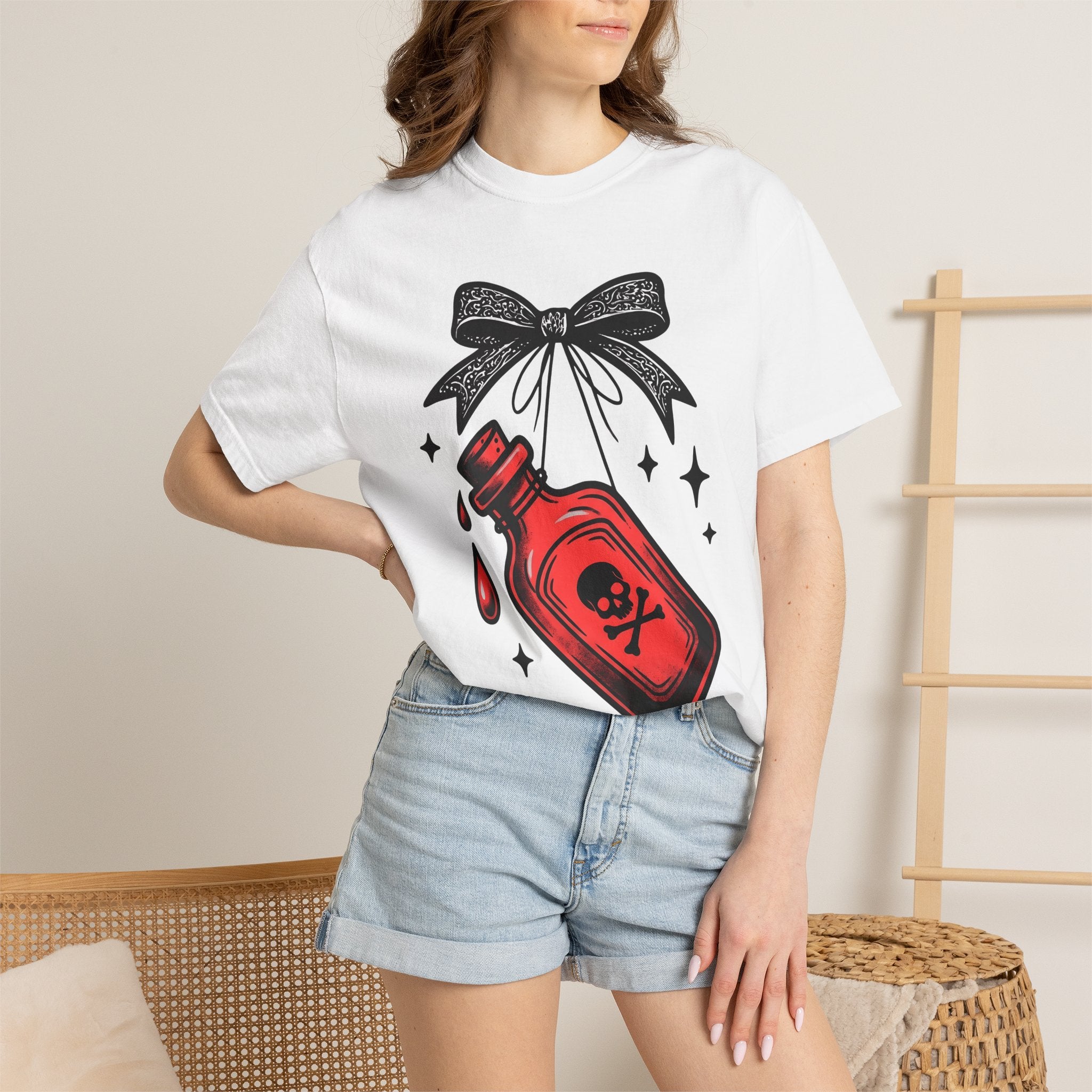 Venom Container Shirt Boho Chic Fall Gift Women Dark Tee Poison Bottle T-Shirt Bohemian Fan Gothic Tshirt Autumn Graphic Distressed Knot