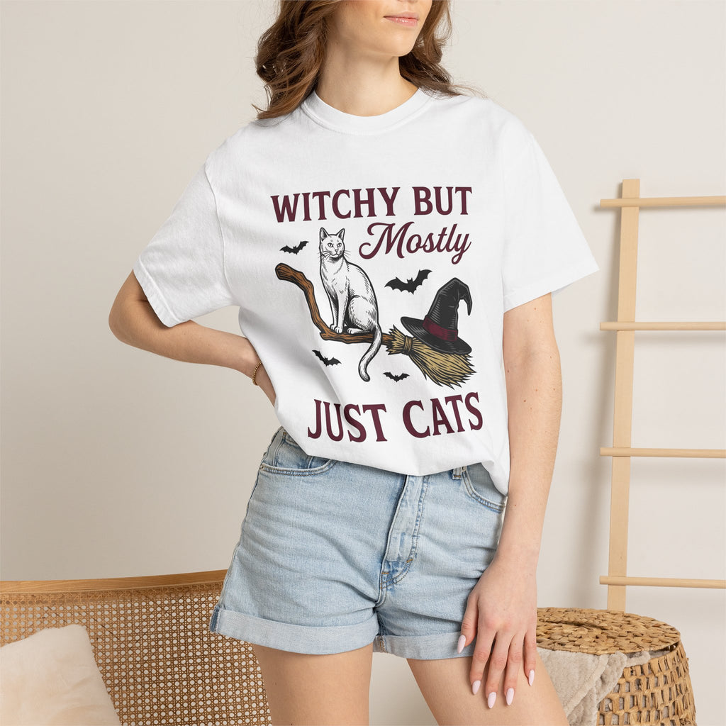 Cat Broom Shirt Cat Halloween Gift Women Vintage Tee Sweeper T-Shirt Cat Fan Retro Tshirt Spooky Graphic Hand Drawn Witch Hat Tshirt