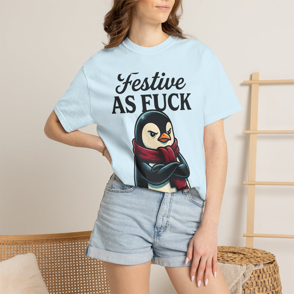 Penguin Winter Wrap Shirt Christmas Comedy Gift Women Line Art Tee Penguin T-Shirt Xmas Fan Minimalist Tshirt Humor Graphic Hand Drawn Snowy