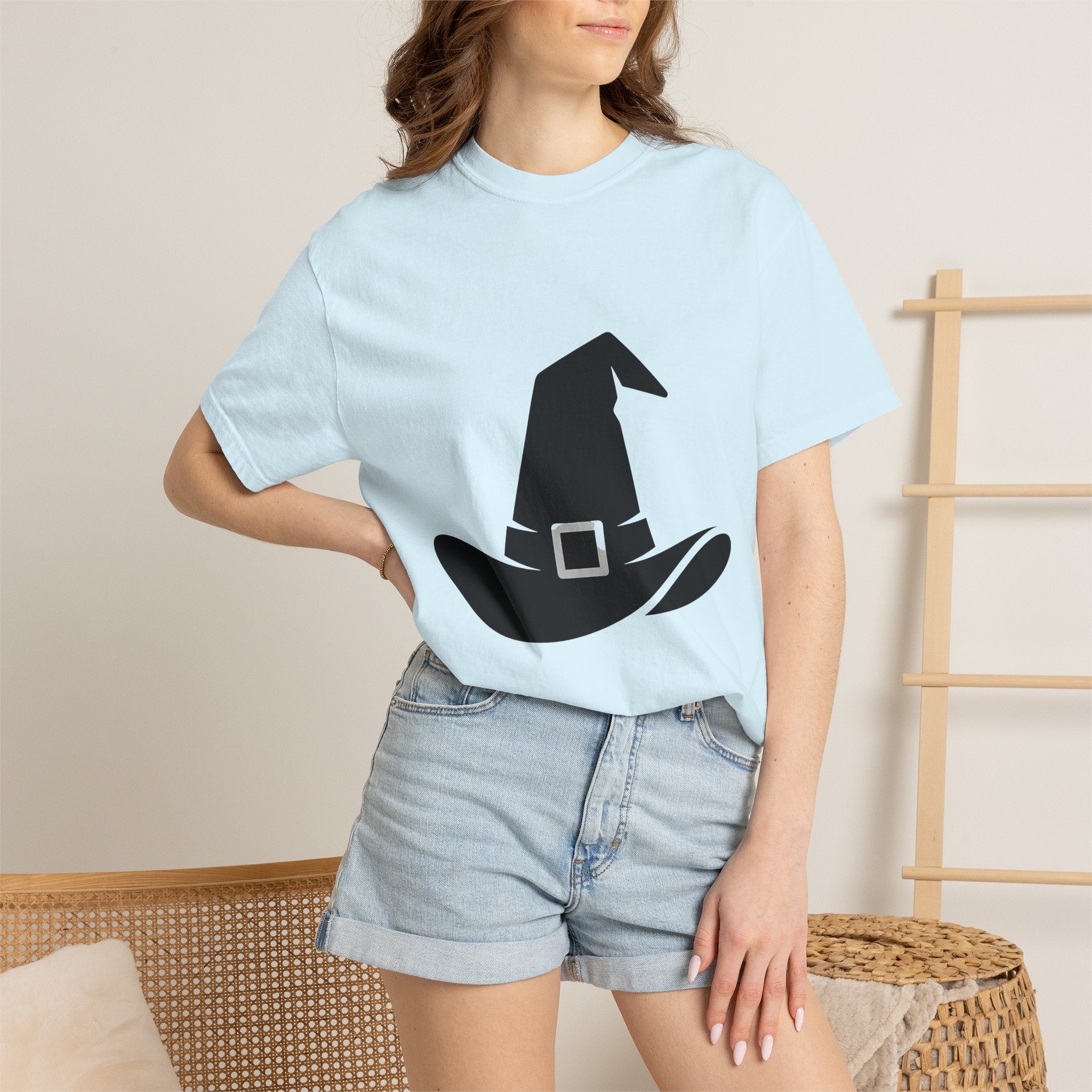Witch Hat Shirt Halloween Horror Gift Women Simple Tee Pointed Hat T-Shirt Spooky Fan Witchy Tshirt Horror Graphic Retro Clasp Tshirt