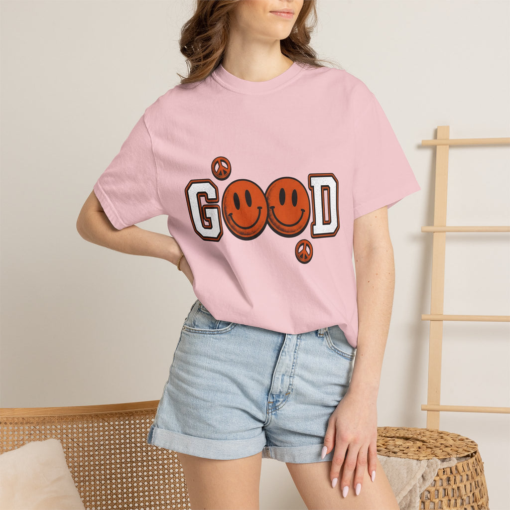 Smile Face Shirt St. Valentine's Day Motivation Gift Women Old School Tee Smiley T-Shirt Valentine Fan Retro Tshirt Inspirational Graphic