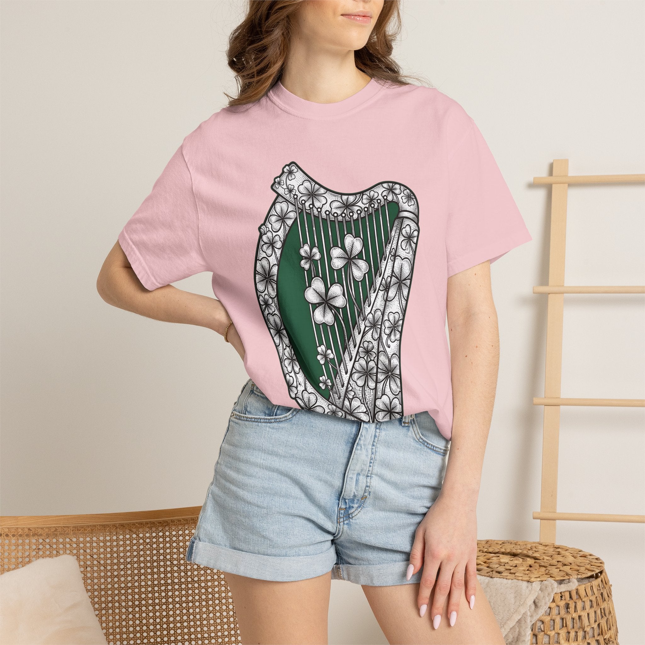 Shamrock Harp Shirt St Patrick's Day Gaelic Gift Women Line Art Tee Harp T-Shirt Patrick's Day Fan Celtic Graphic Tshirt Hand Drawn Clover