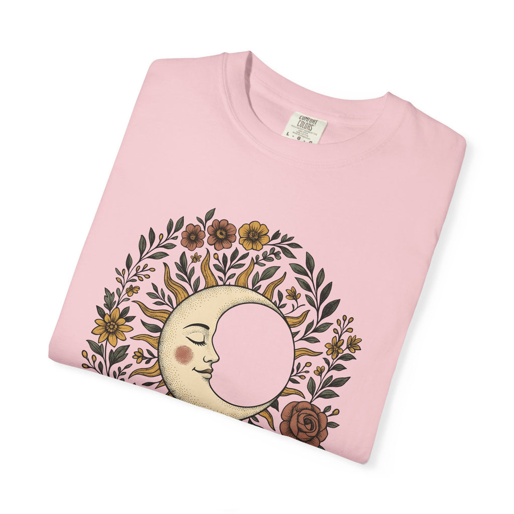 Sun Moon Face Shirt Boho Chic Celestial Gift Women Boho Tee Moon T-Shirt Bohemian Fan Hippie Tshirt Galaxy Graphic Hand Drawn Floral Wreath
