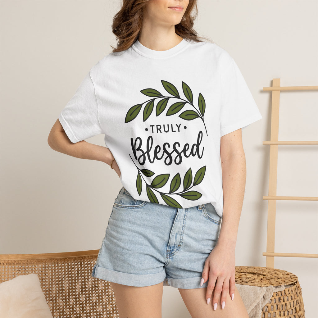 Leafy Wreath Shirt Easter Faith Gift Women Modern Calligraphy Tee Wreath T-Shirt Easter Fan Handlettering Tshirt Christian Graphic