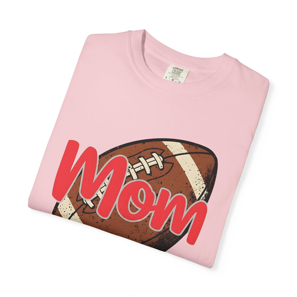 Football Graphic Shirt Moms Football Gift Women Distressed Tee Soccer T-Shirt Mom Fan Vintage Tshirt Gridiron Graphic Retro Sports Ball