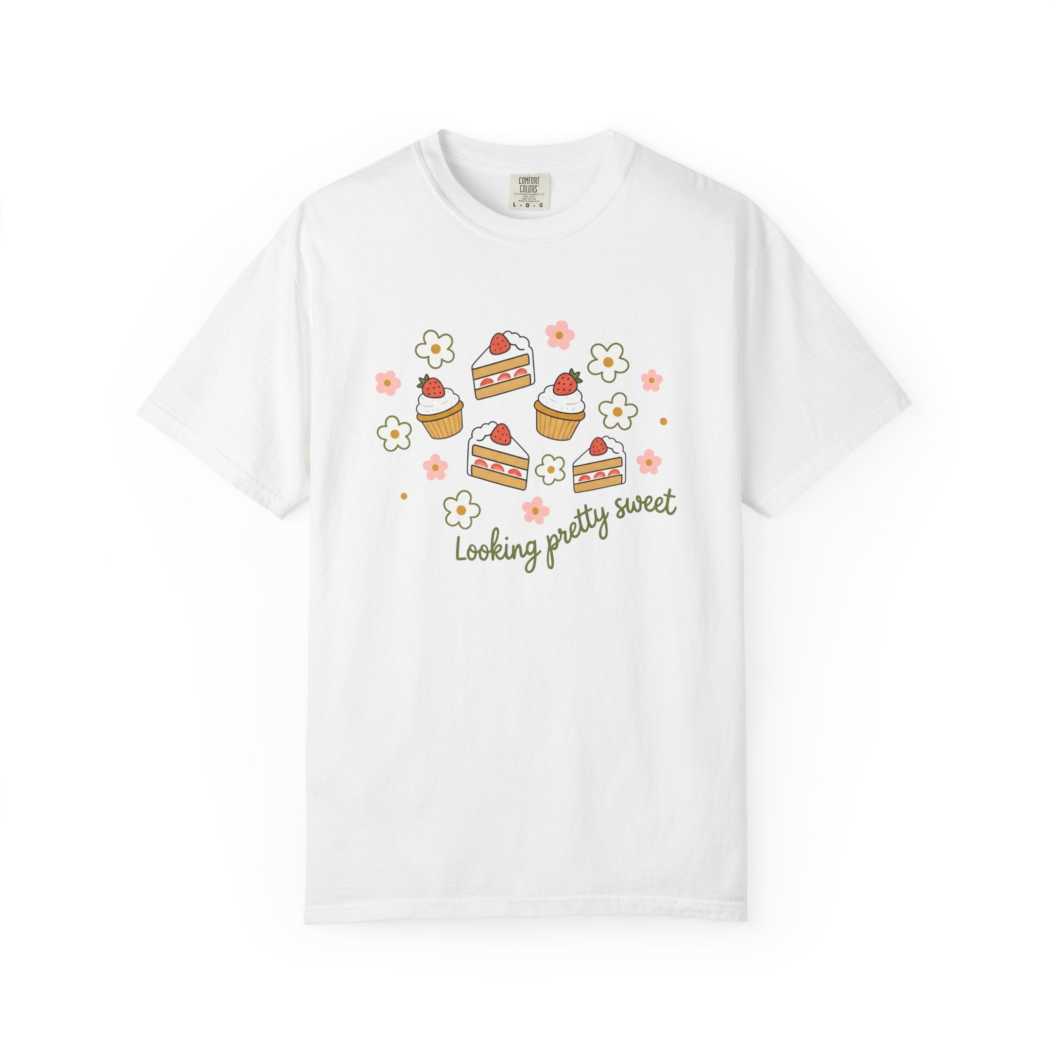 Strawberry Cake Shirt Desserts Pastry Gift Women Cute Tee Birthday Cake T-Shirt Sweets Fan Cute Tshirt Bakery Graphic Sketch Cupcake Tshirt