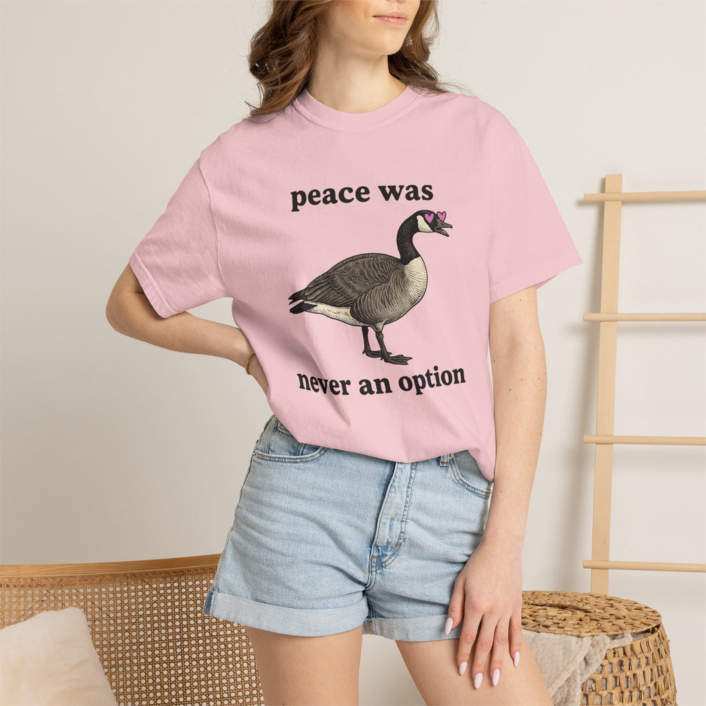 Goose Graphic Shirt Animals Humor Gift Women Vintage Tee Goose T-Shirt Wildlife Fan Retro Tshirt Comedy Graphic Hand Drawn Heart Eyes Tshirt