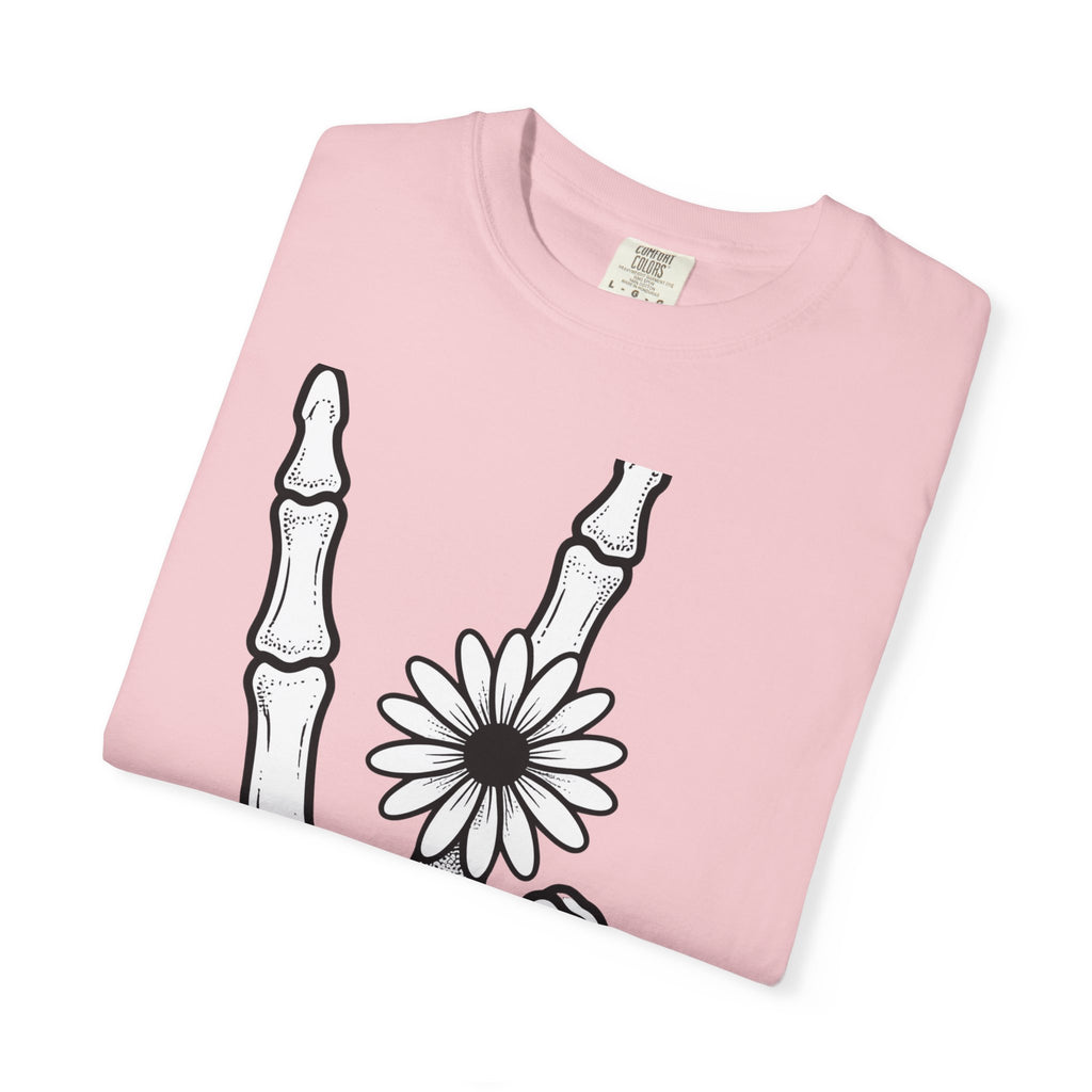 Bony Hand Shirt Halloween Horror Gift Women Traditional Tee Skeleton Hand T-Shirt Horror Fan Scary Tshirt Horror Graphic Clean Bloom Tshirt