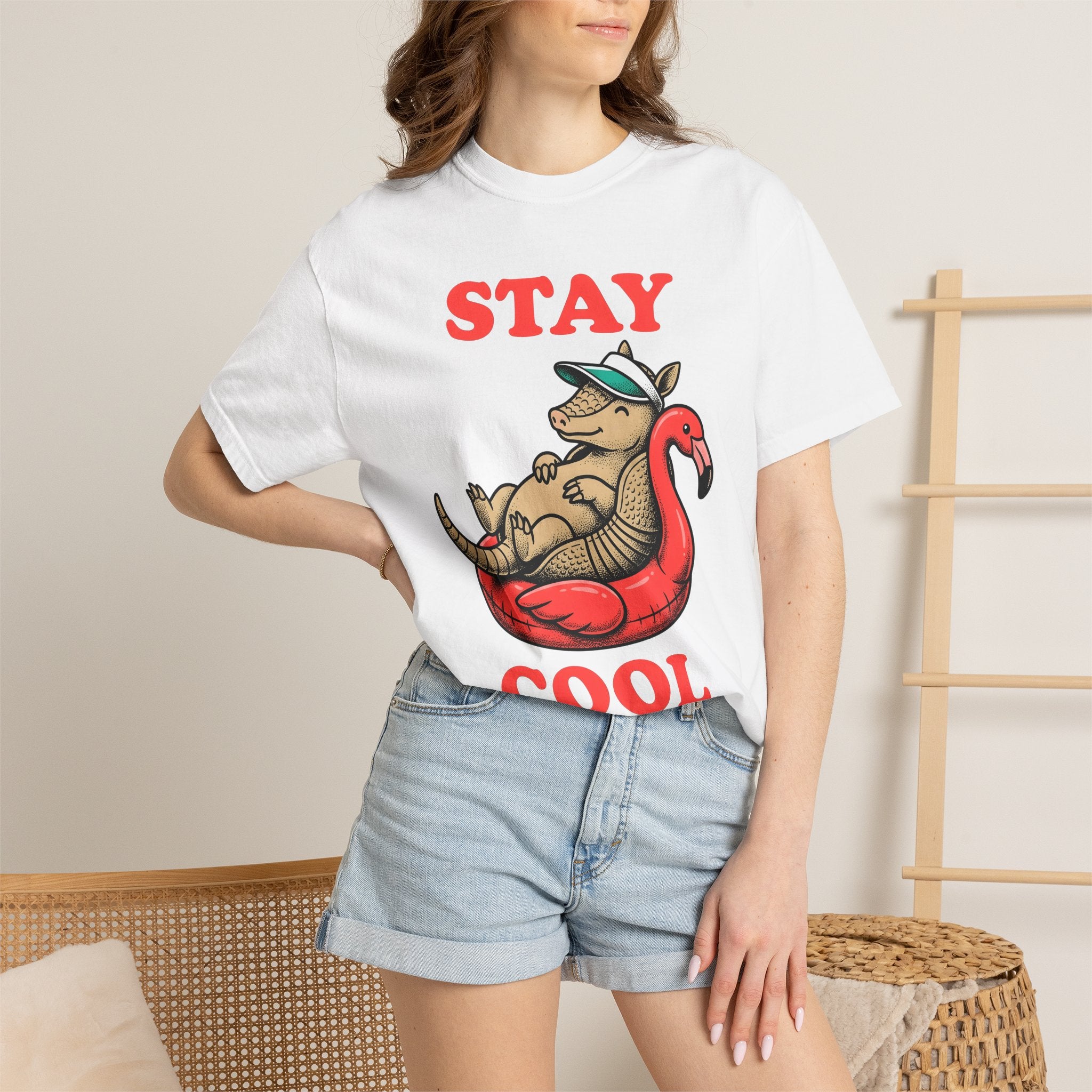 Armadillo Float Shirt Cowgirl Summer Gift Women Cartoon Tee Armadillo T-Shirt Rodeo Fan Comic Tshirt Vacation Graphic Retro Flamingo Tshirt
