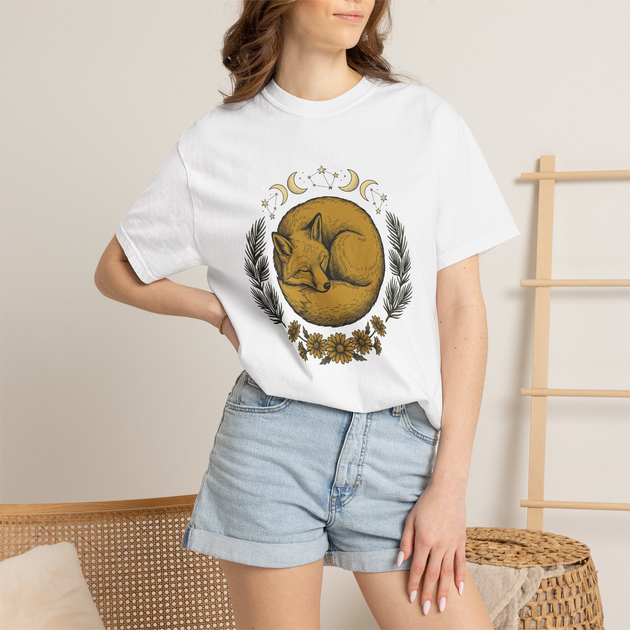 Curled Fox Shirt Boho Chic Outdoors Gift Women Tribal Tee Fox T-Shirt Bohemian Fan Primitive Tshirt Wilderness Graphic Line Art Moon Phases