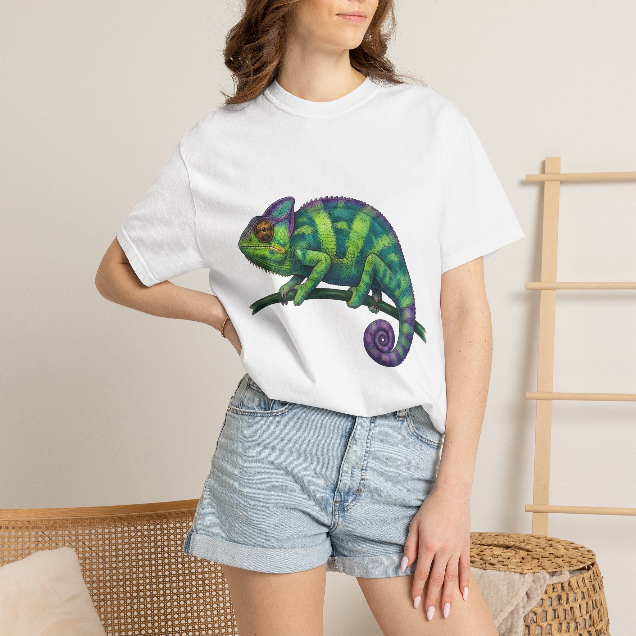 Chameleon Shirt Animals Lizard Gift Women Vibrant Tee Chameleon T-Shirt Wildlife Fan Colorful Tshirt Gecko Graphic Sketch Twig Tshirt