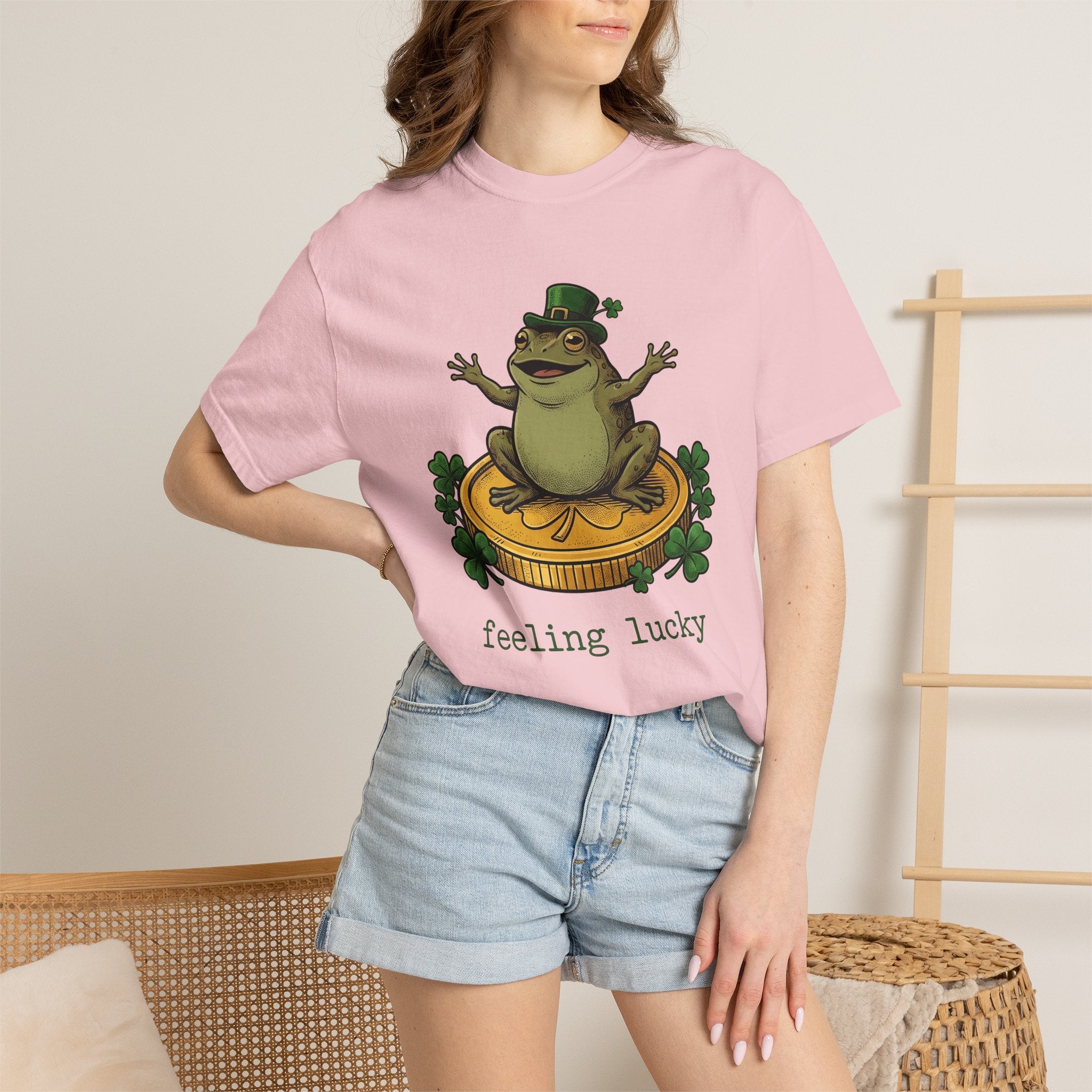 Frog Coin Shirt St Patrick's Day Lucky Gift Women Vintage Tee Coin T-Shirt Patrick's Day Fan Retro Tshirt Fortune Graphic Hand Drawn