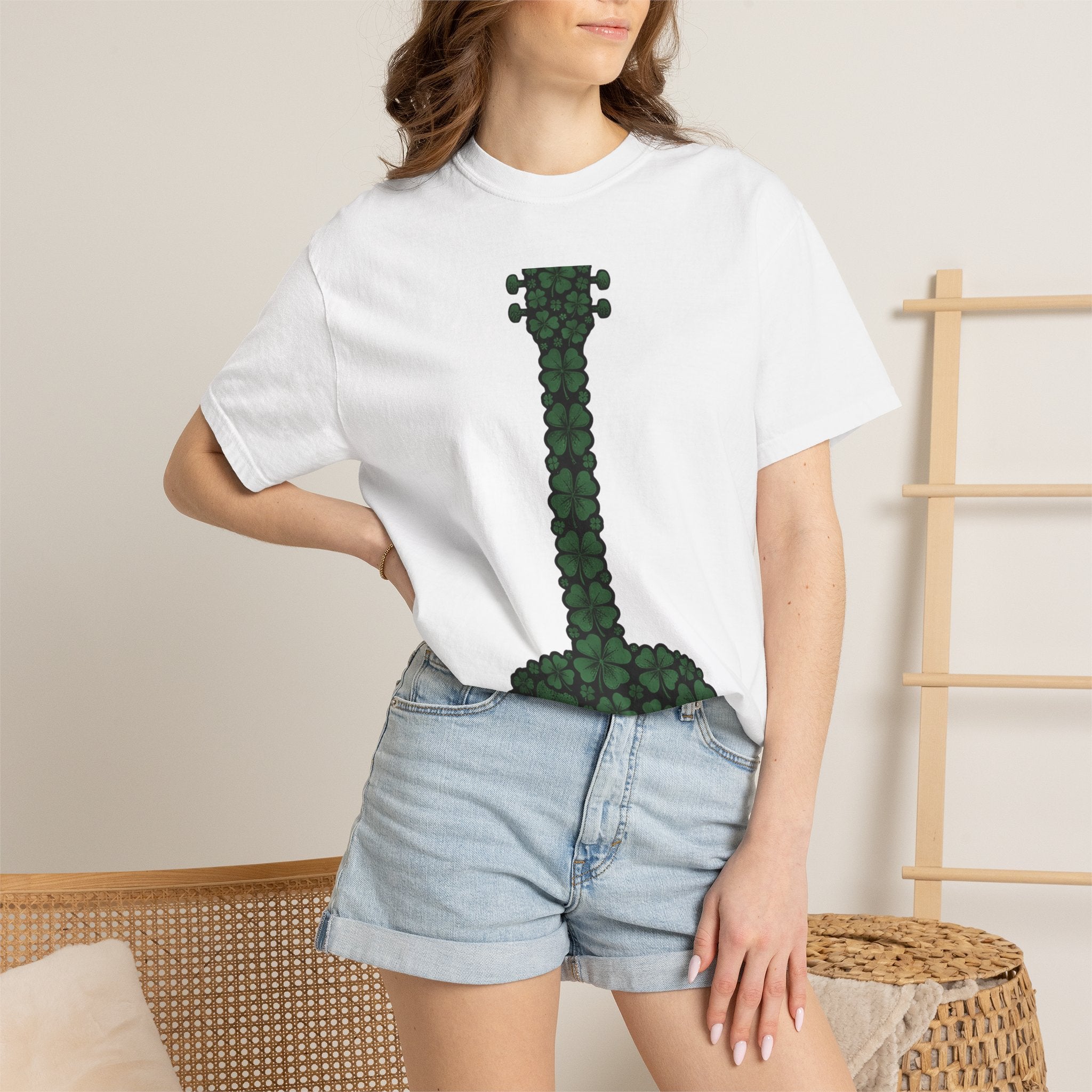Shamrock Guitar Shirt St Patrick's Day Sound Gift Women Doodle Tee Guitar T-Shirt Luck Fan Hand Drawn Tshirt Music Graphic Cartoon Clovers