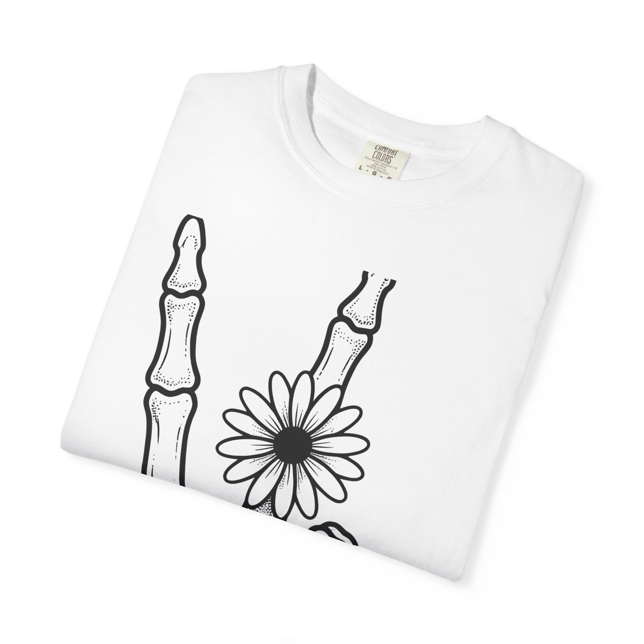 Bony Hand Shirt Halloween Horror Gift Women Traditional Tee Skeleton Hand T-Shirt Horror Fan Scary Tshirt Horror Graphic Clean Bloom Tshirt