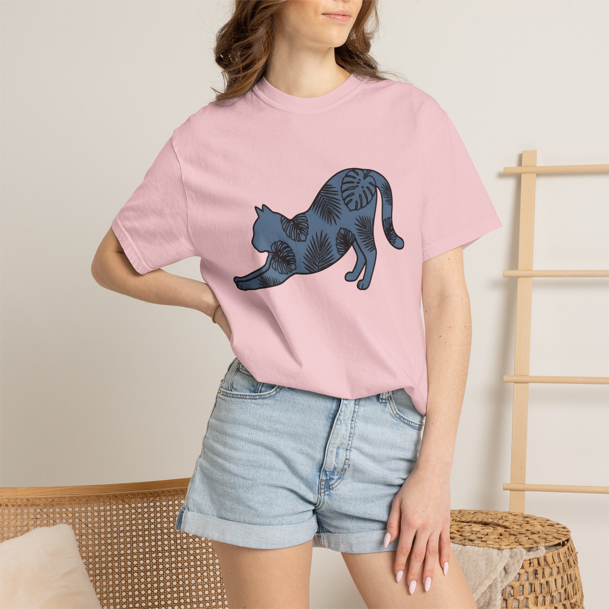 Stretching Kitten Shirt Cat Wildlife Gift Women Floral Tee Kitten T-Shirt Cat Fan Fancy Tshirt Wildlife Graphic Simple Palm Leaves Tshirt