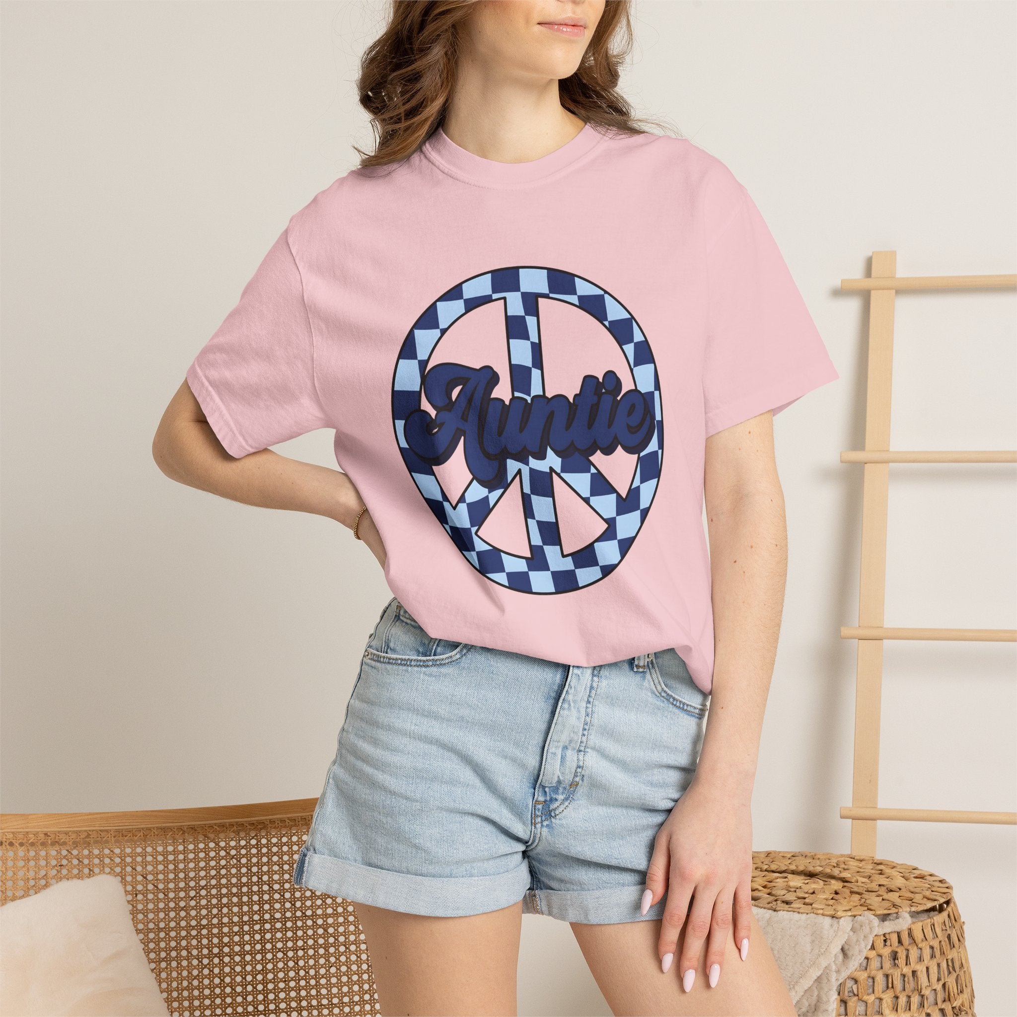 Peace Symbol Shirt Aunt Relatives Gift Women Vintage Tee Pacifist T-Shirt Auntie Fan Retro Tshirt Family Graphic Hand Drawn Checkerboard