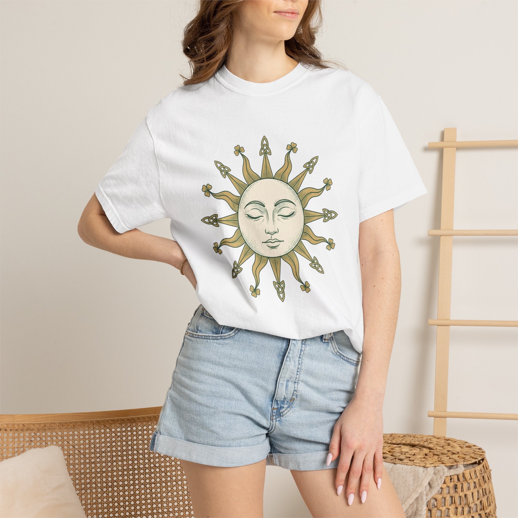 Sun Face Shirt St Patrick's Day Celestial Gift Women Boho Tee Sun T-Shirt Shamrock Fan Galaxy Graphic Tshirt Vintage Shamrock Tshirt
