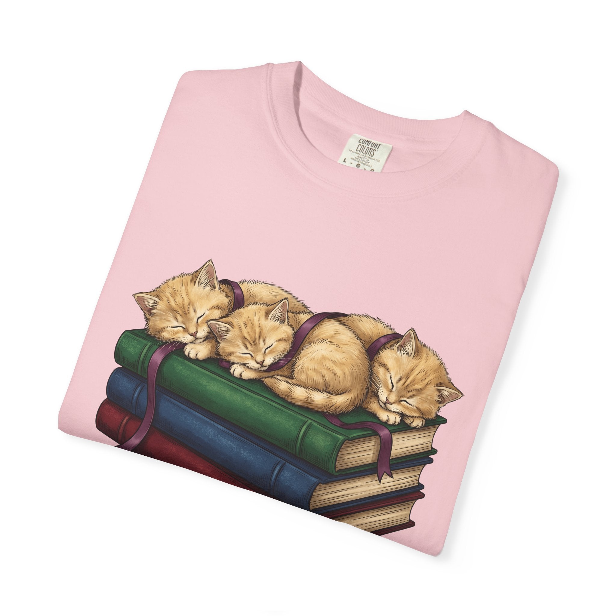 Sleeping Kittens Shirt Cat Book Gift Women Hand Drawn Tee Kitten T-Shirt Cat Fan Illustrated Tshirt Bibliophile Graphic Vintage Stacked