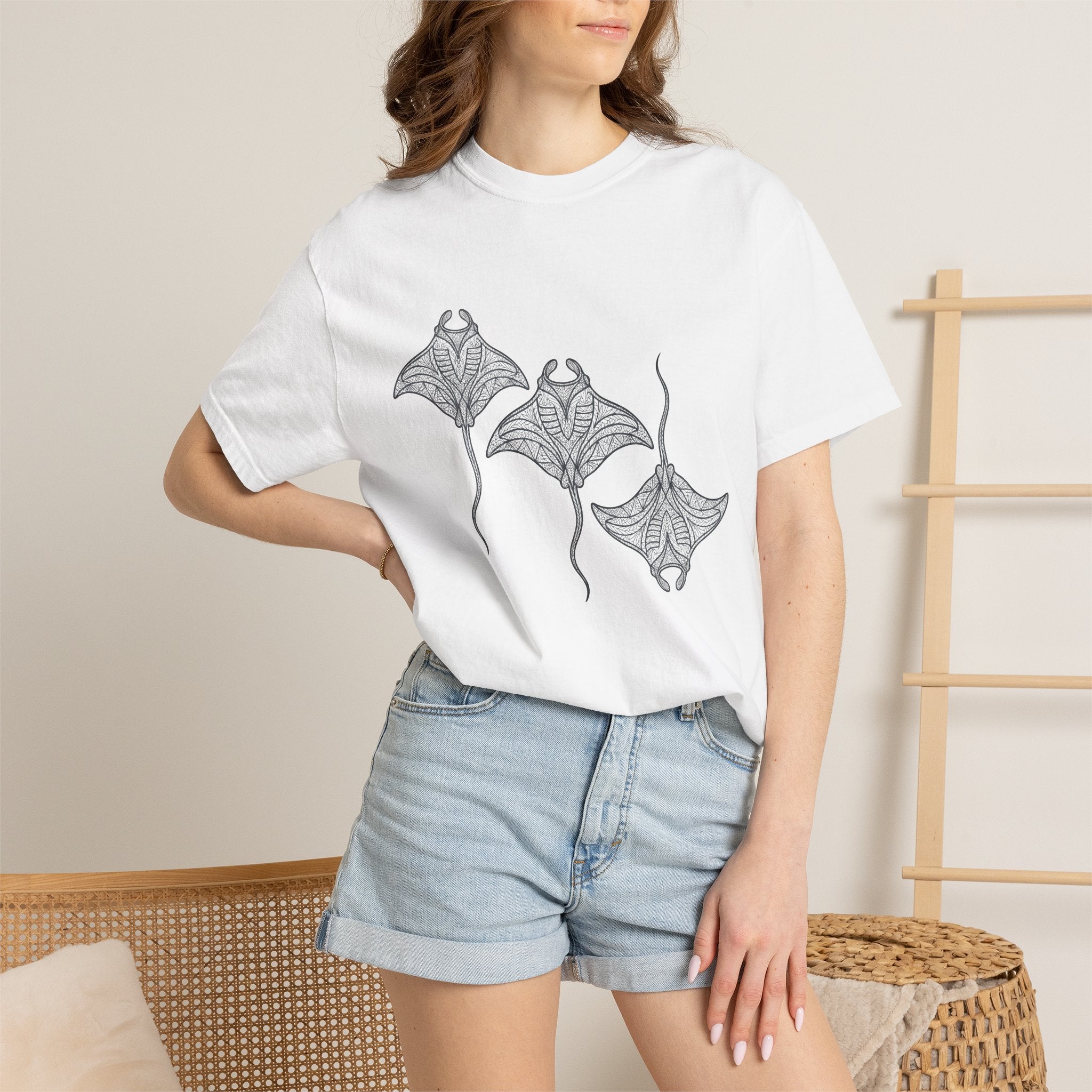 Manta Ray Shirt Ocean Animal Gift Women Boho Tee Devil Ray T-Shirt Sea Fan Mobula Graphic Tshirt Line Art Mandala Tshirt