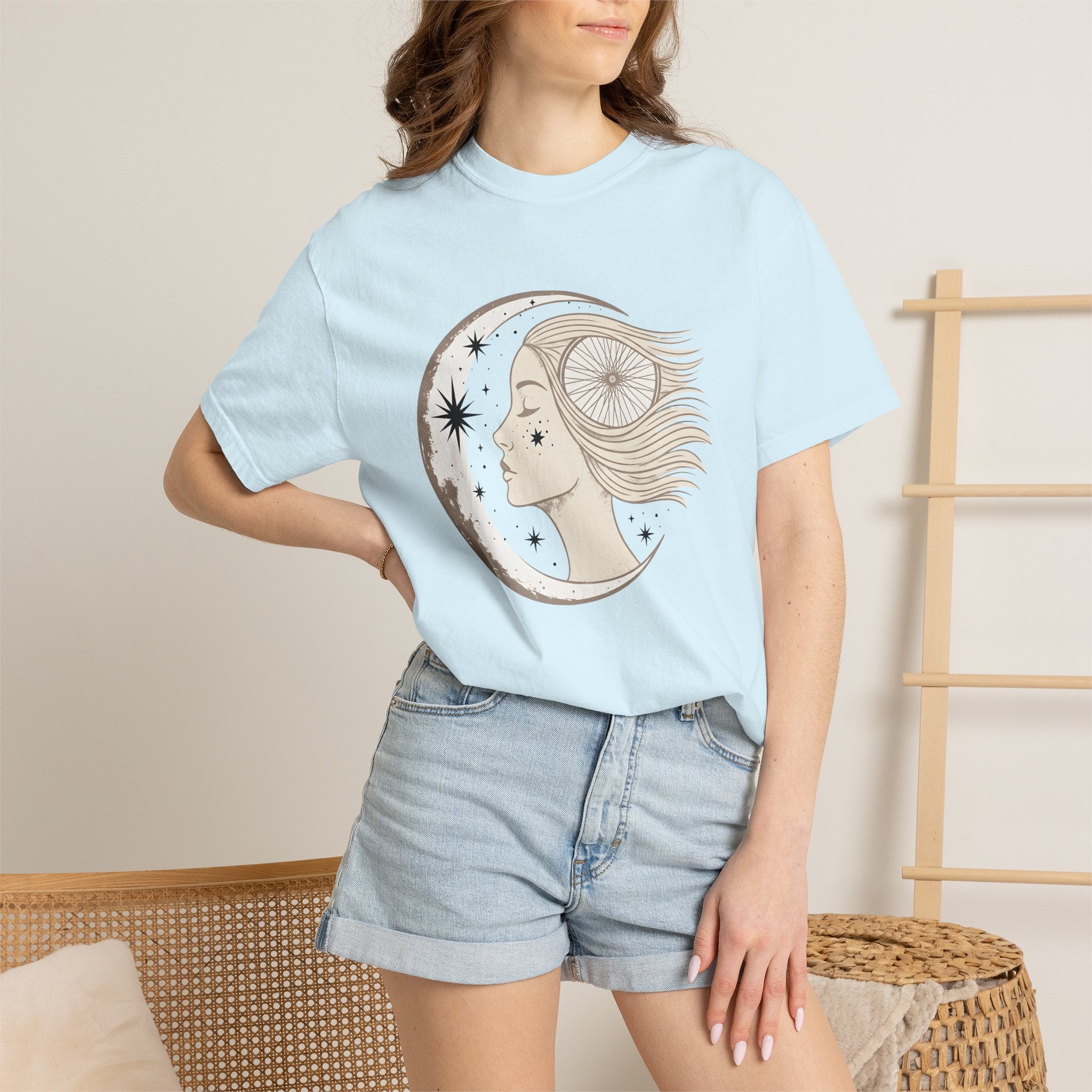 Moon Goddess Shirt Sports Celestial Gift Women Boho Tee Lunar T-Shirt Athlete Enthusiast Bohemian Tshirt Galaxy Graphic Vintage Bicycle