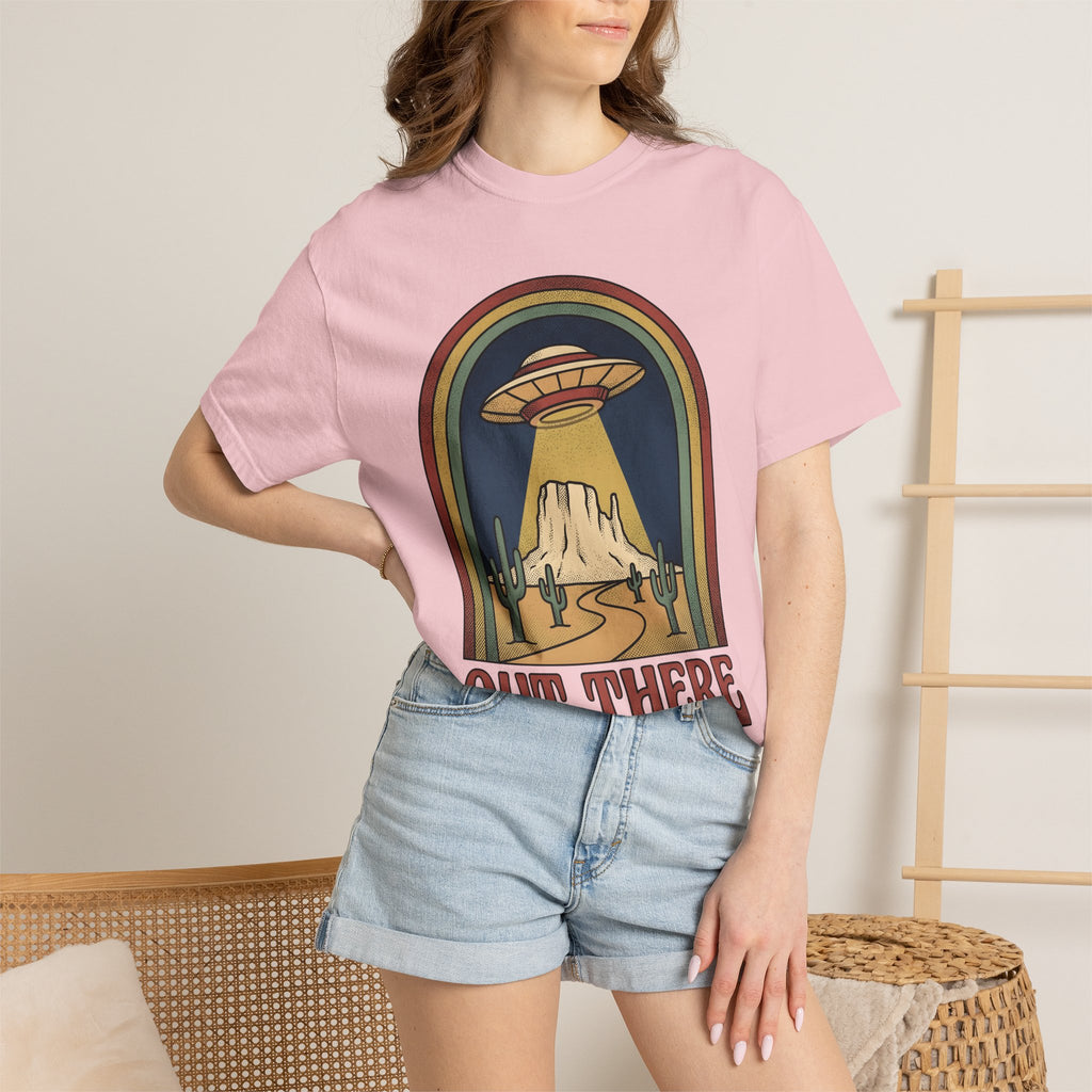 Flying Saucer Desert Shirt Alien Hiking Gift Women Hand Drawn Tee Ufo T-Shirt Extraterrestrial Fan Illustrated Graphic Trekker Design Retro
