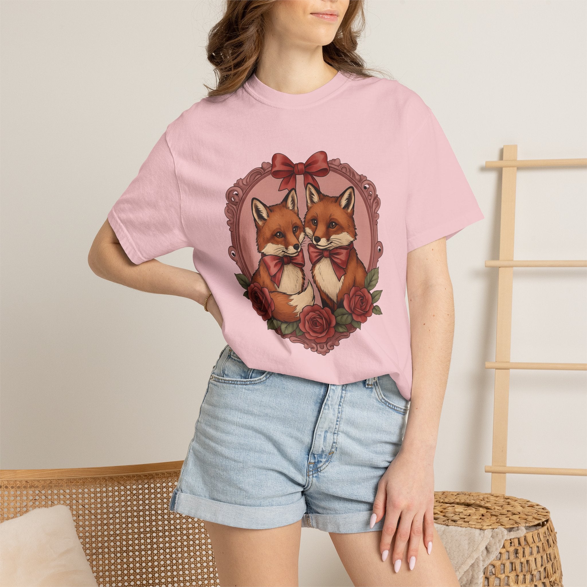 Fox Couple Shirt St. Valentine's Day Animal Gift Women Vintage Tee Foxes T-Shirt Valentine Fan Retro Tshirt Wildlife Graphic Hand Drawn