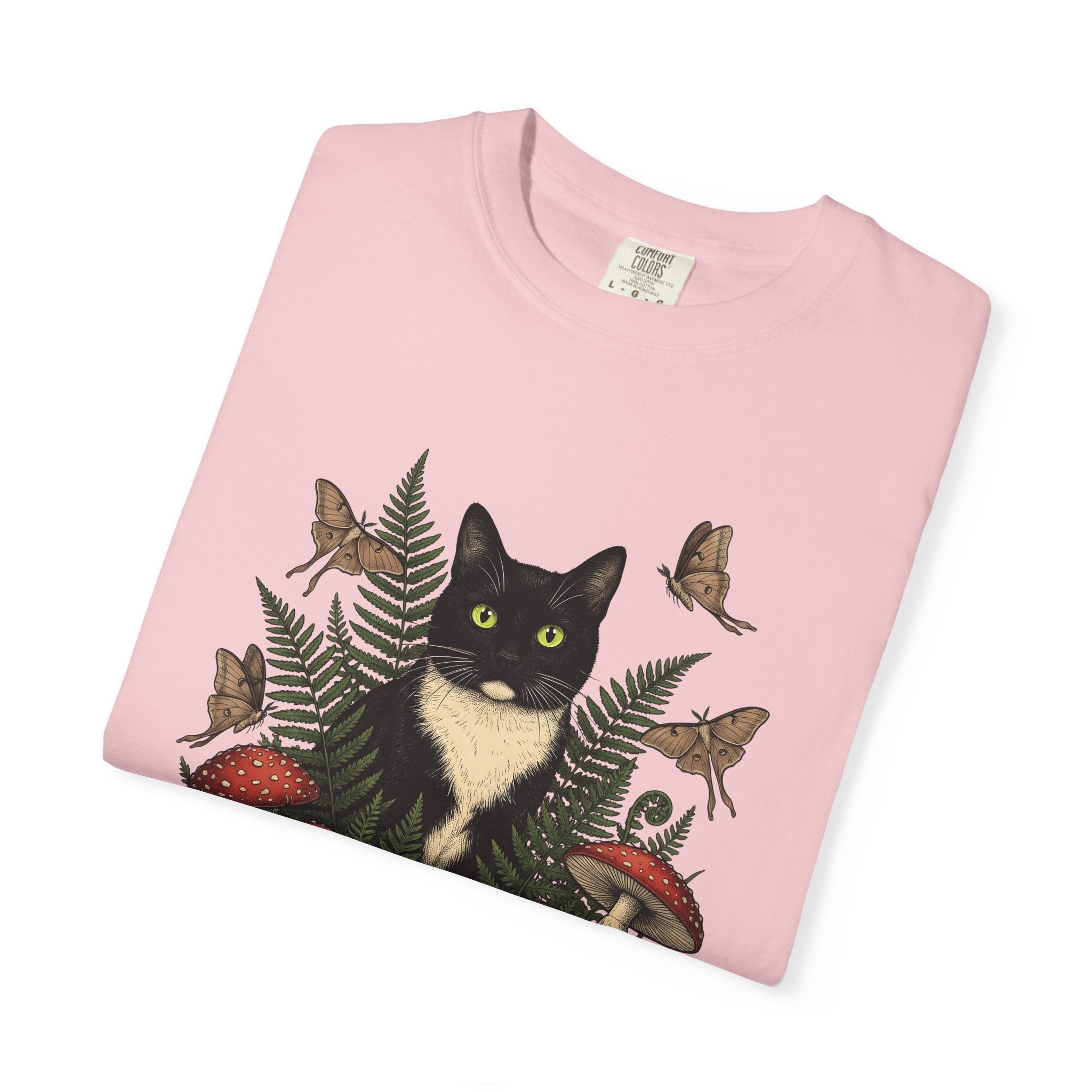 Black Cat Shirt Cat Environment Gift Women Garden Tee Cat T-Shirt Feline Fan Whimsy Graphic Conservation Illustration Classic Mushrooms