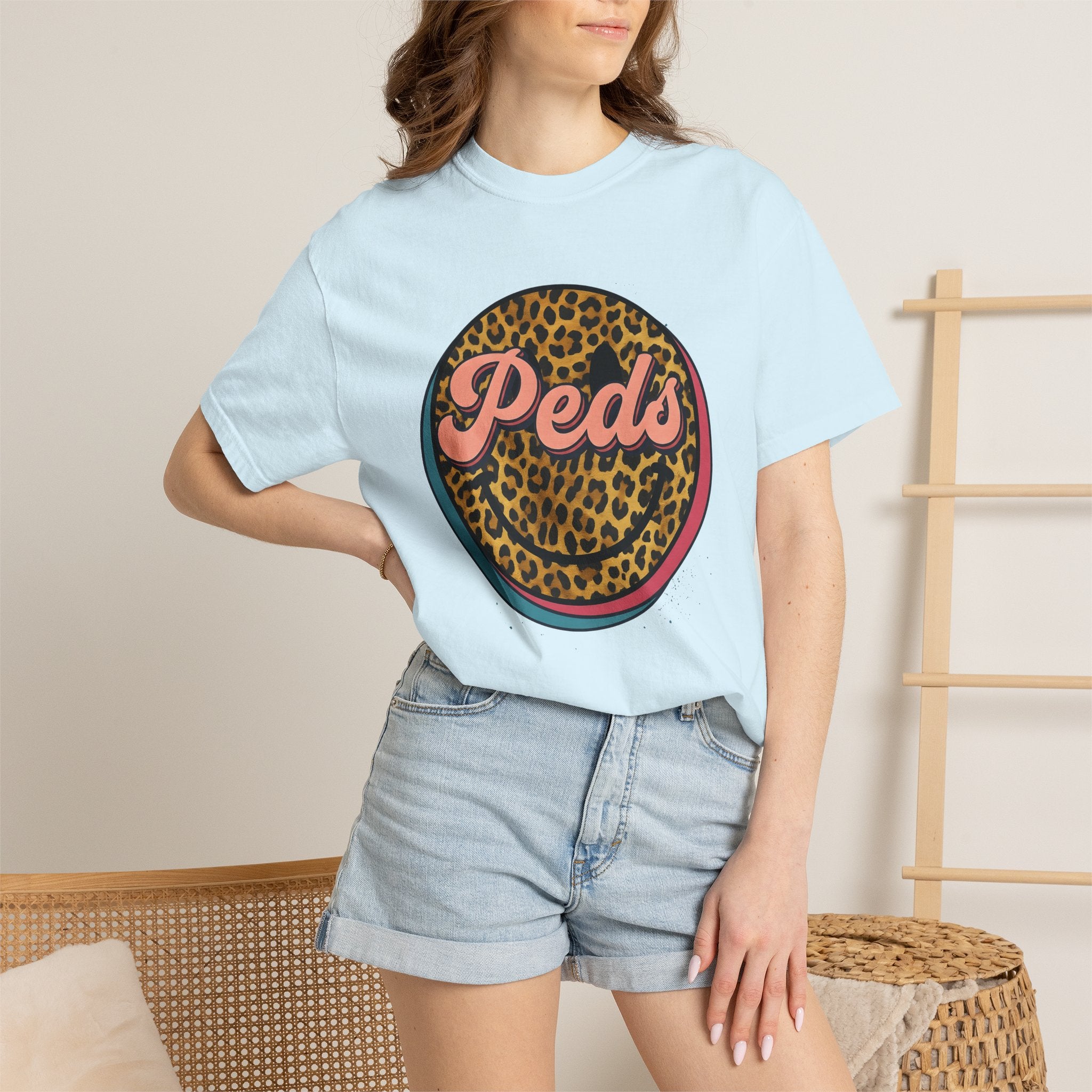 Leopard Smiley Face Shirt Nurses Animal Gift Women Trendy Tee Smiley T-Shirt Nurse Enthusiast Hipster Tshirt Wildlife Graphic Retro Animal