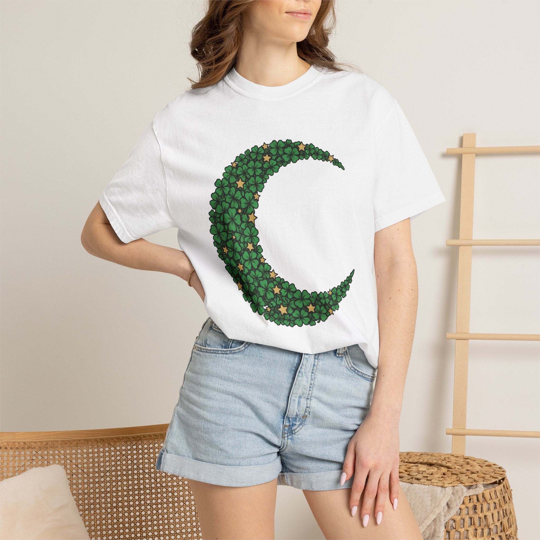 Clover Moon Shirt St. Patrick's Day Astrology Gift Women Hippie Tee Shamrock T-Shirt Luck Fan Bohemian Tshirt Zodiac Graphic Simple Sparkles