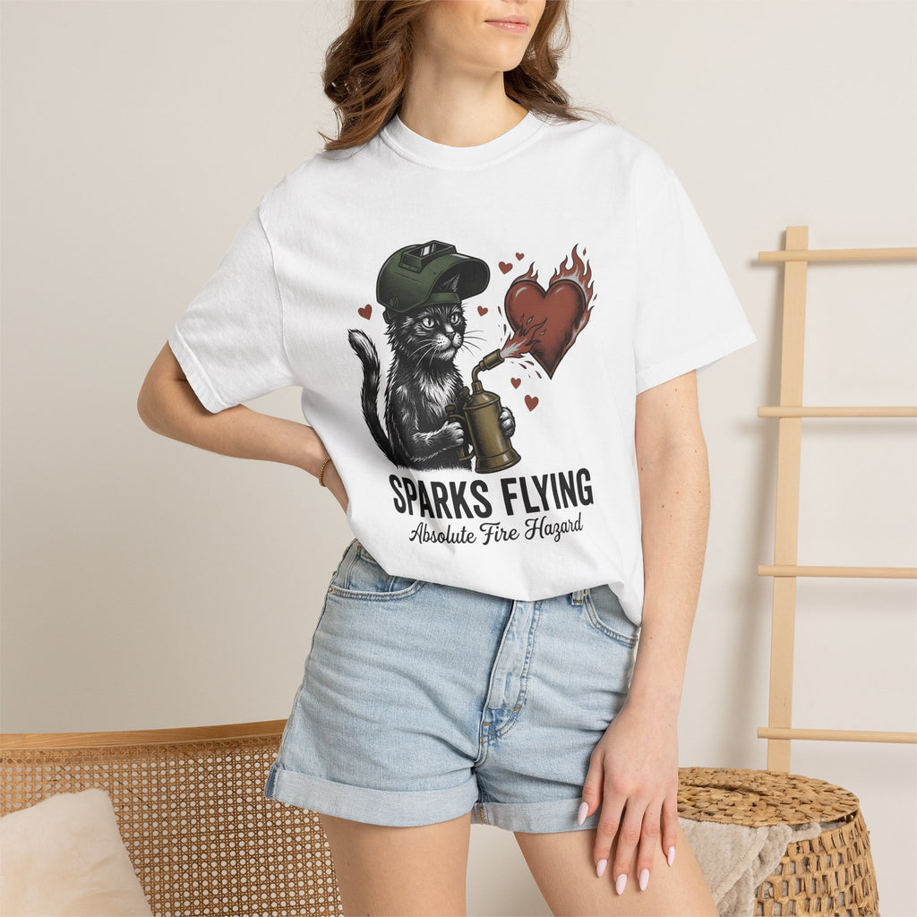 Welder Cat Shirt Cat Funny Gift Women Antique Tee Welding Cat T-Shirt Cat Fan Vintage Tshirt Humor Graphic Doodle Heart Flame Tshirt