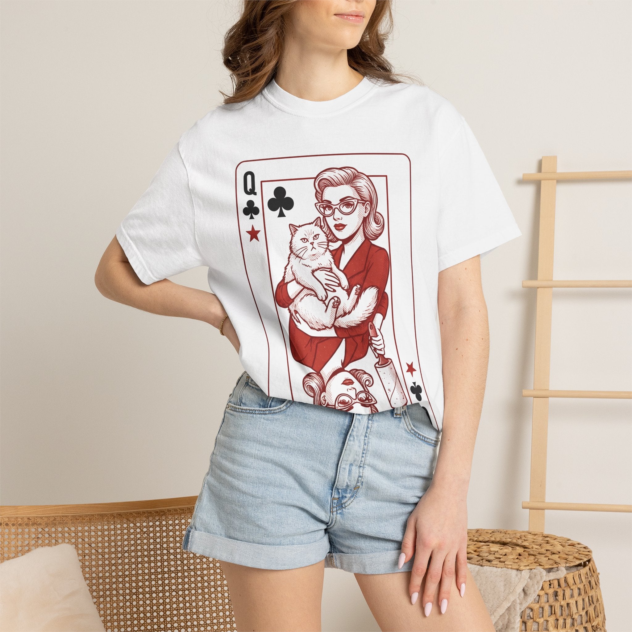 Playing Queen Cat Shirt St. Valentine's Day Feline Fan Gift Women Old School Tee Cat Lady T-Shirt Valentine Fan Vintage Tshirt Cat Graphic