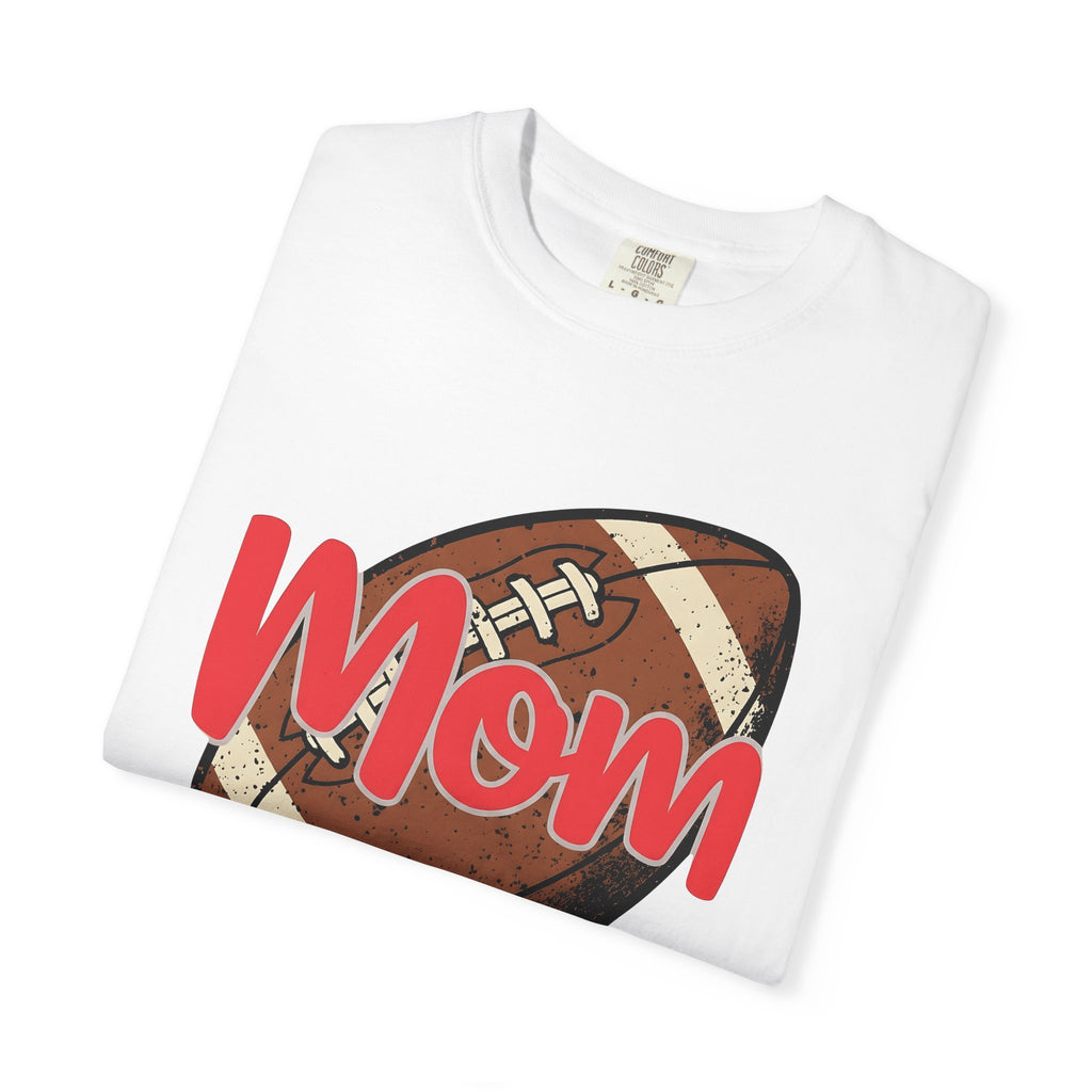 Football Graphic Shirt Moms Football Gift Women Distressed Tee Soccer T-Shirt Mom Fan Vintage Tshirt Gridiron Graphic Retro Sports Ball