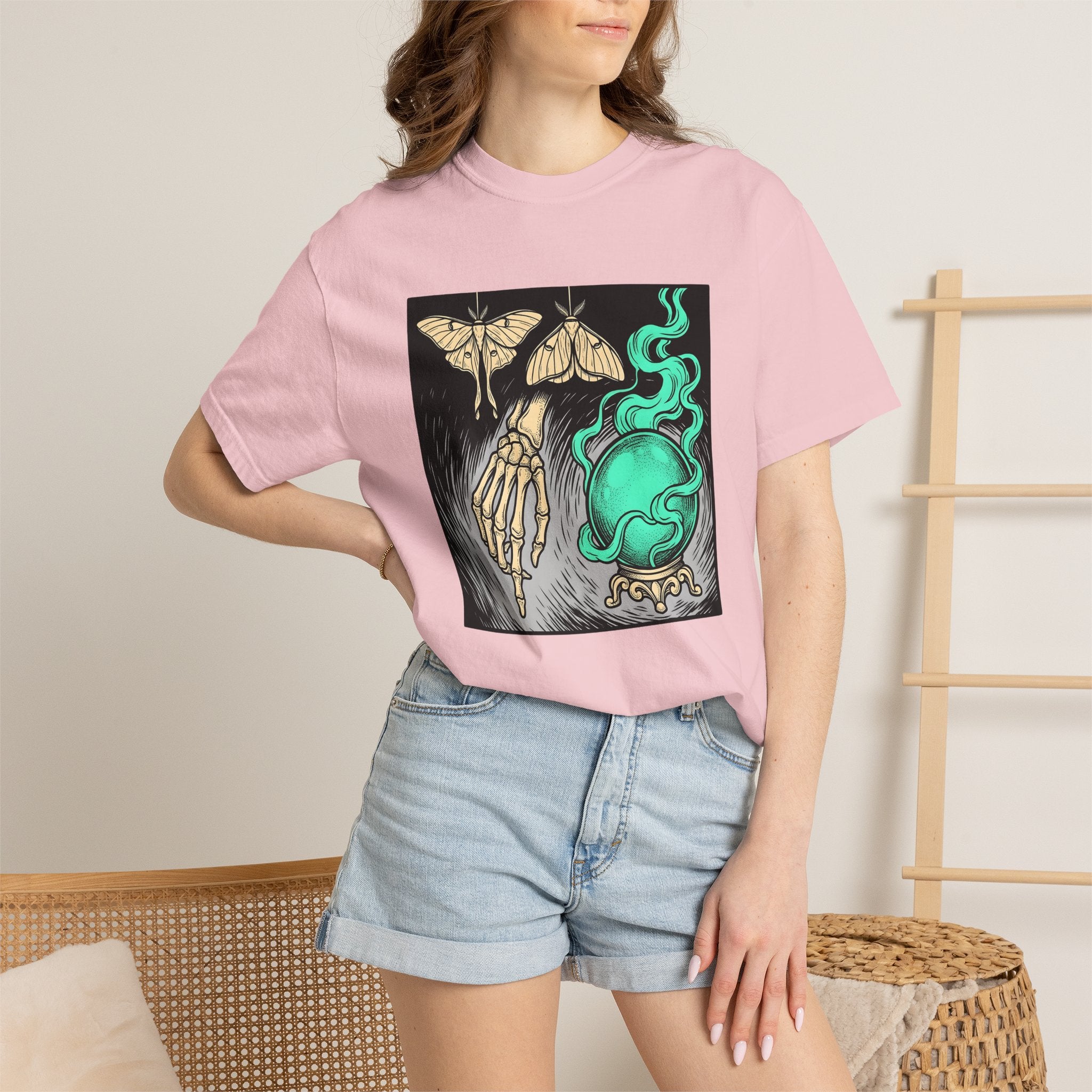 Bony Hand Shirt Halloween Pagan Gift Women Horror Tee Skeleton Hand T-Shirt Halloween Fan Spooky Tshirt Occult Graphic Old School Fortune