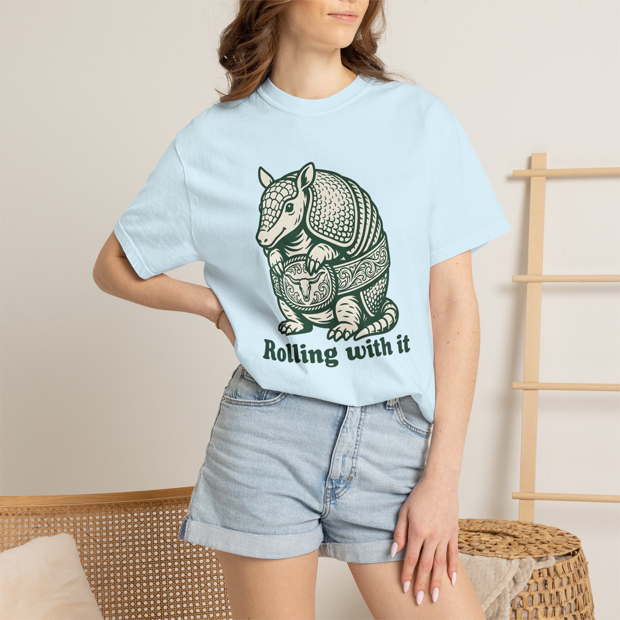 Armadillo Graphic Shirt Funny Animal Gift Women Vintage Tee Armadillo T-Shirt Humor Fan Dillo Graphic Retro Cowboy Belt Tshirt