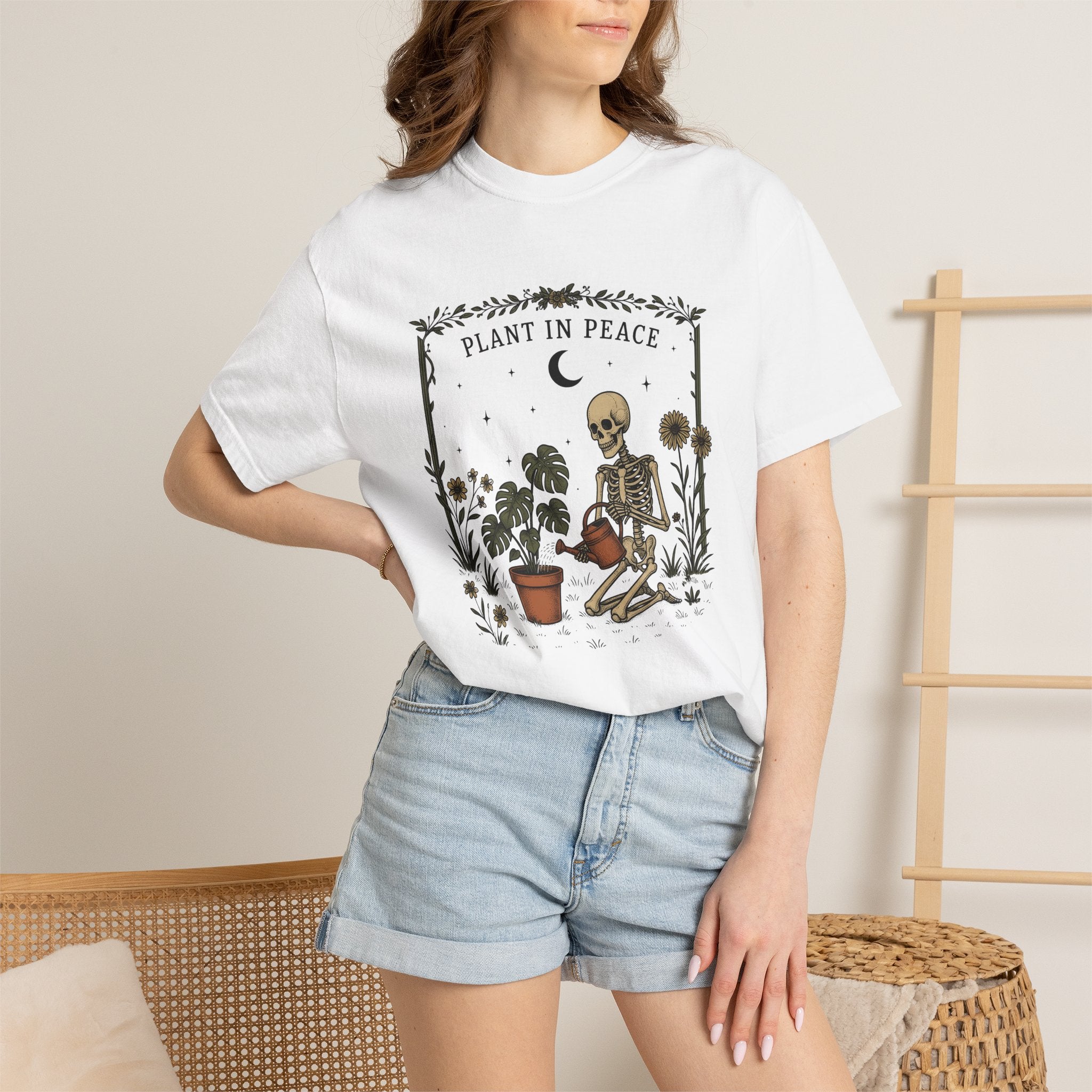 Skeleton Gardening Shirt Halloween Plant Gift Women Boho Tee Bones T-Shirt Spooky Fan Boho Chic Tshirt Floral Graphic Vintage Monstera