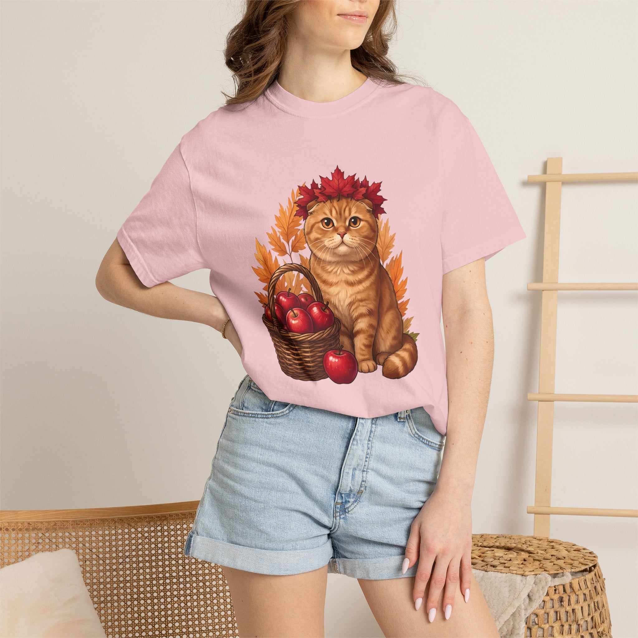 Orange Kitten Shirt Cat Harvest Gift Women Cartoon Tee Kitten T-Shirt Cat Fan Feline Tshirt Autumn Graphic Doodle Apple Crate Tshirt