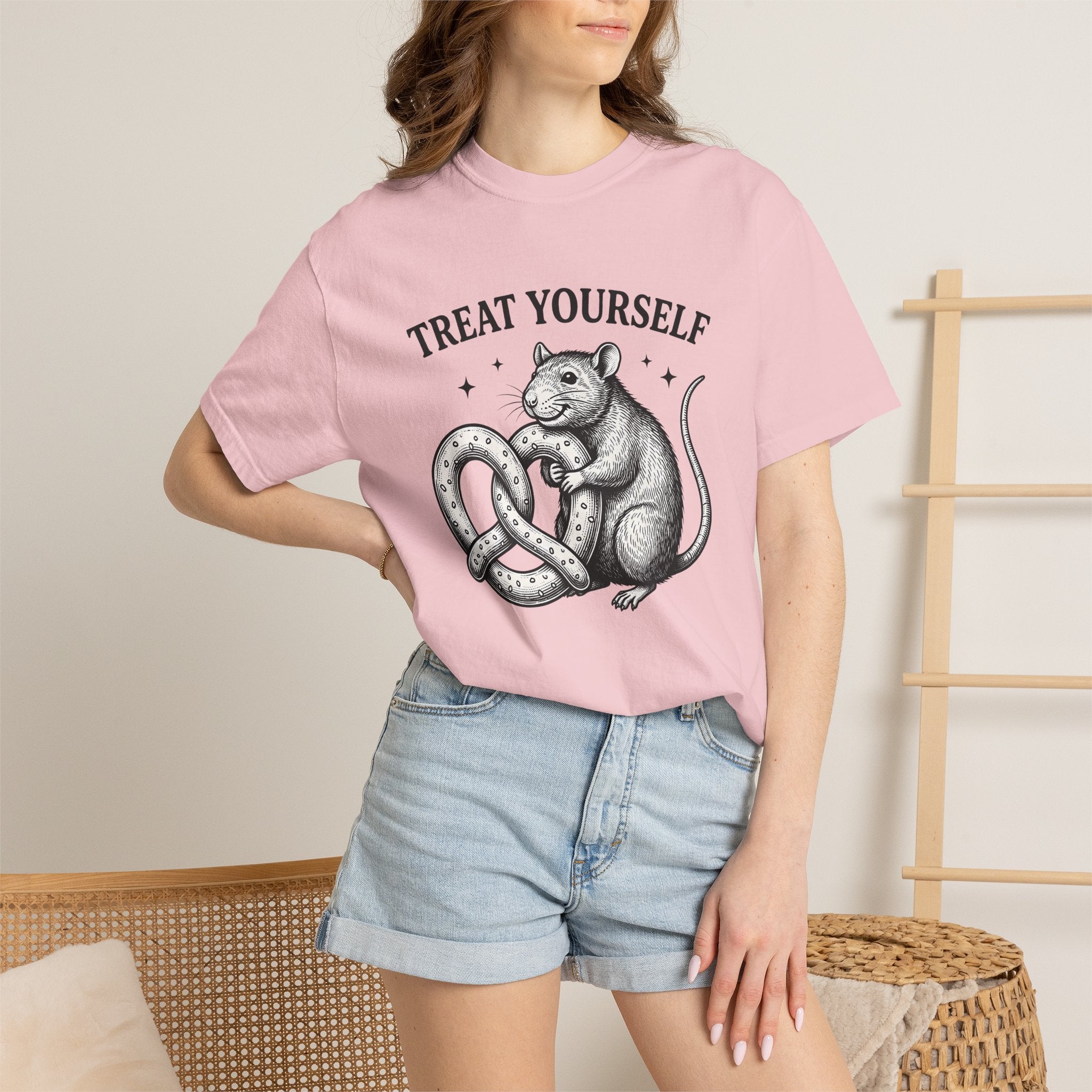 Rat Pastry Shirt Funny Pets Gift Women Shabby Chic Tee Mouse Cake T-Shirt Humor Fan Distressed Tshirt Animal Graphic Doodle Twinkles Tshirt