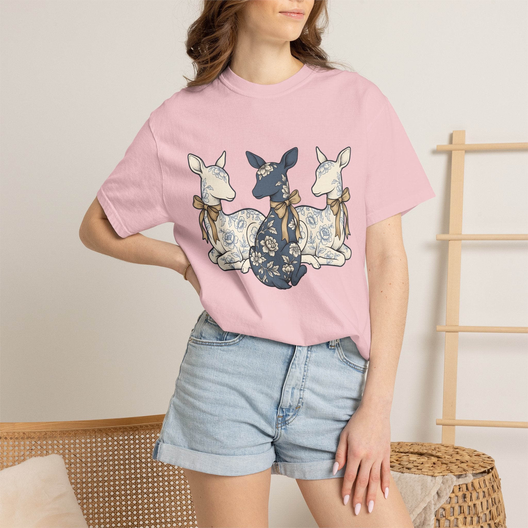 Floral Deer Shirt Animals & Flowers Woodland Gift Women Vintage Tee Fawn T-Shirt Wildlife Fan Retro Tshirt Forest Graphic Hand Drawn Ribbon