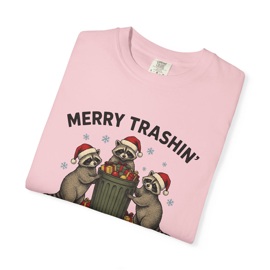 Raccoon Xmas Hats Shirt Christmas Critters Gift Women Old School Tee Trash Panda T-Shirt Xmas Fan Vintage Tshirt Animal Graphic Outline