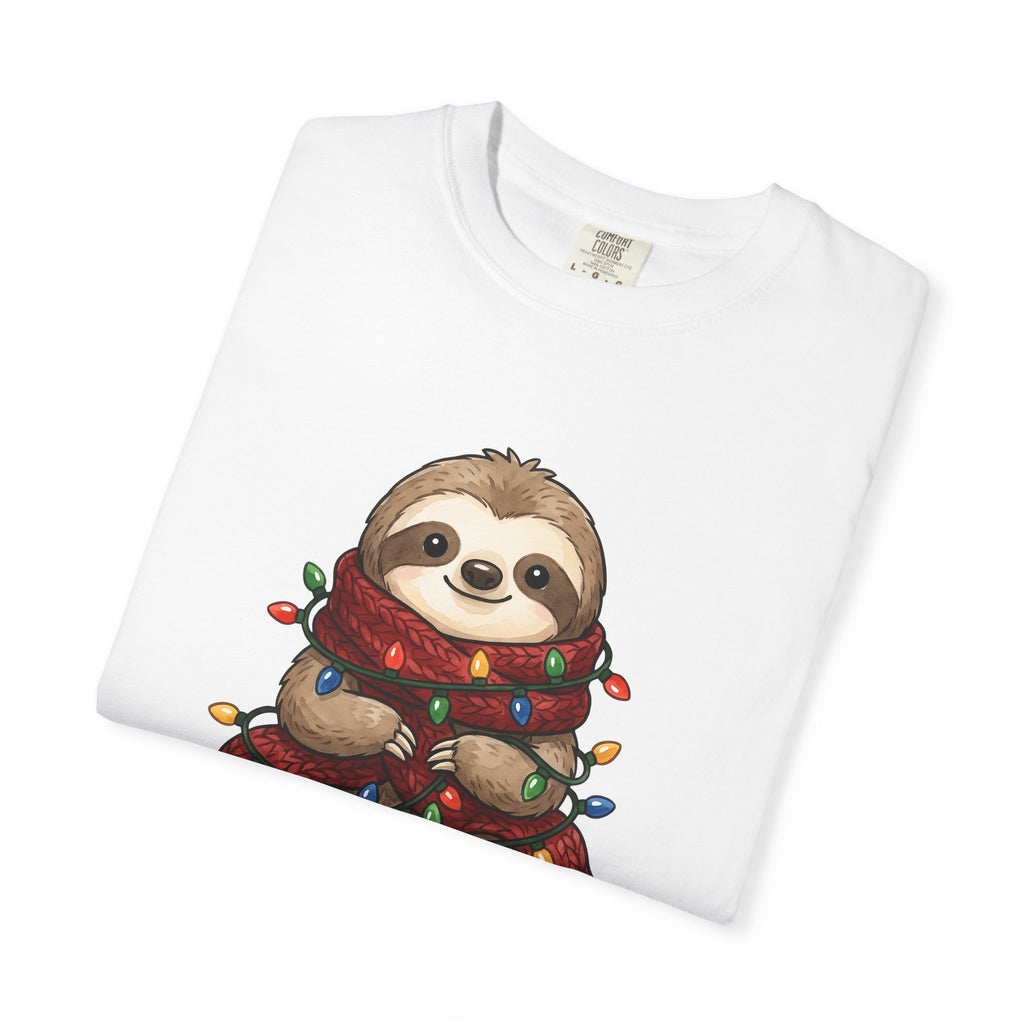 Sloth Shirt Christmas Wildlife Gift Women Adorable Tee Sloths T-Shirt Xmas Fan Cute Tshirt Animal Graphic Sketch Fairy Lights Tshirt