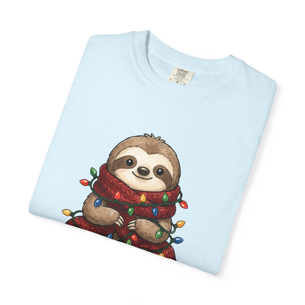 Sloth Shirt Christmas Wildlife Gift Women Adorable Tee Sloths T-Shirt Xmas Fan Cute Tshirt Animal Graphic Sketch Fairy Lights Tshirt