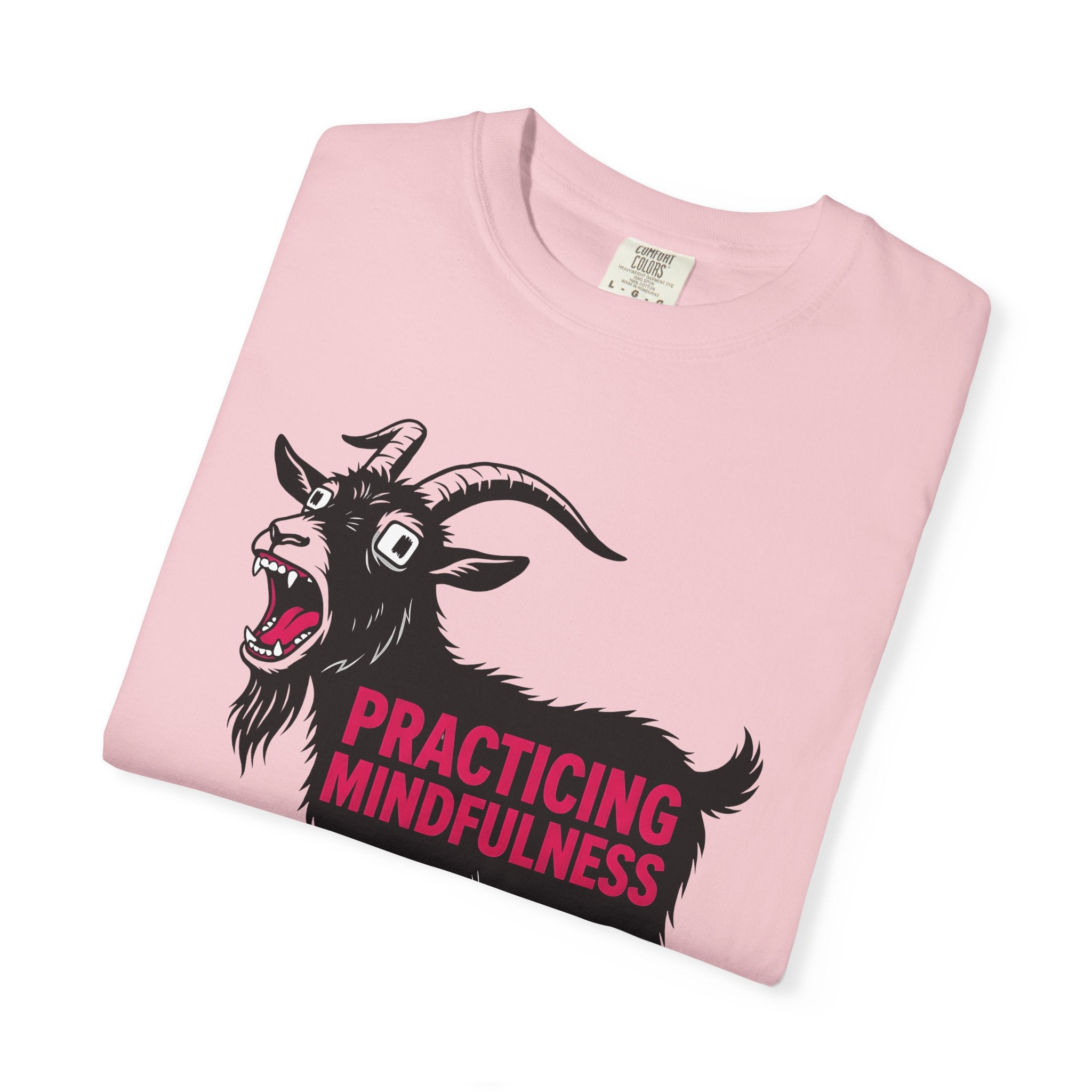 Yelling Goat Shirt Funny Pet Gift Women Comic Tee Bleating Goat T-Shirt Humor Fan Cartoon Tshirt Animal Graphic Vintage Large Font Tshirt