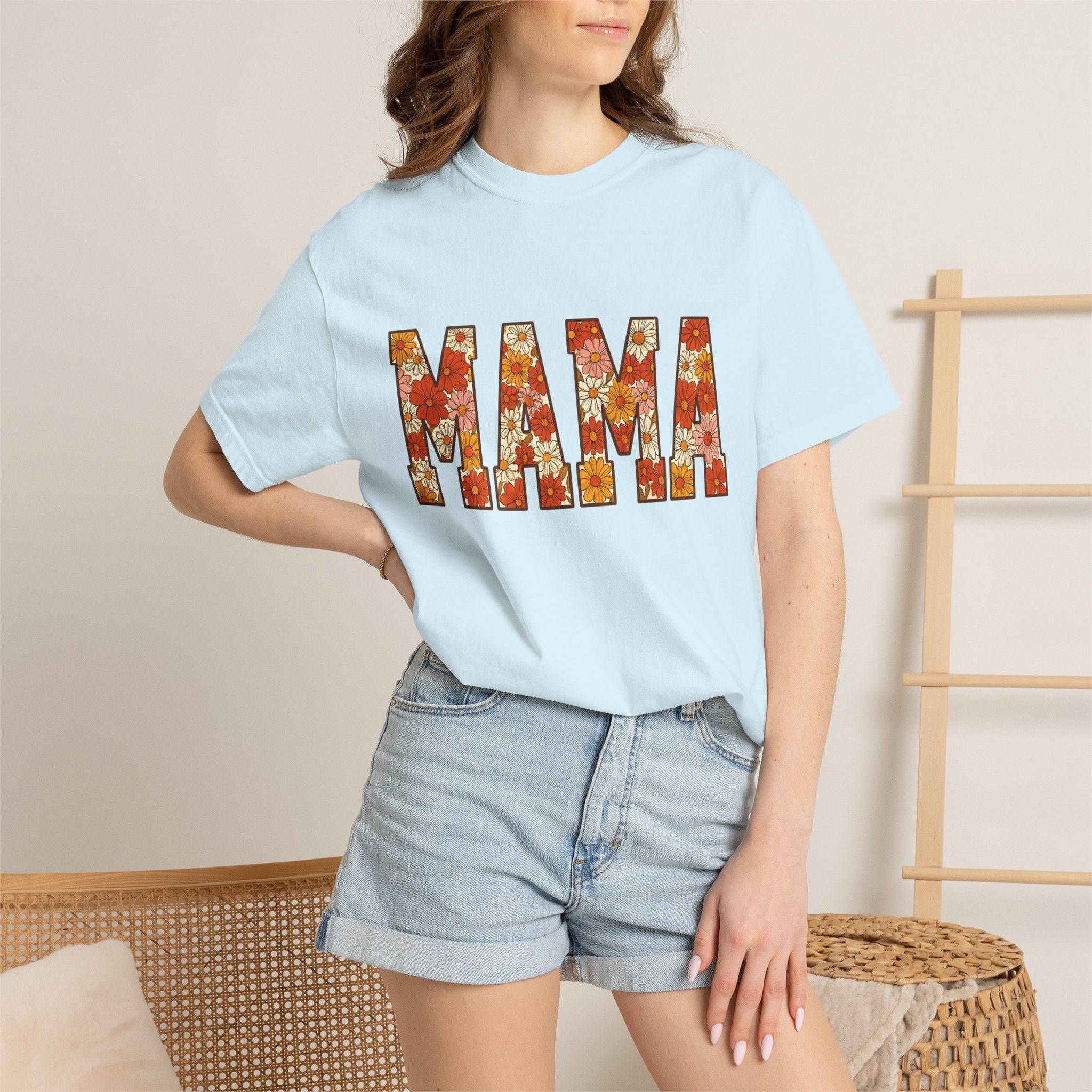 Floral Text Shirt Mom Floral Gift Women Boho Tee Typography T-Shirt Motherhood Enthusiast Bohemian Tshirt Floral Design Retro Daisies Tshirt