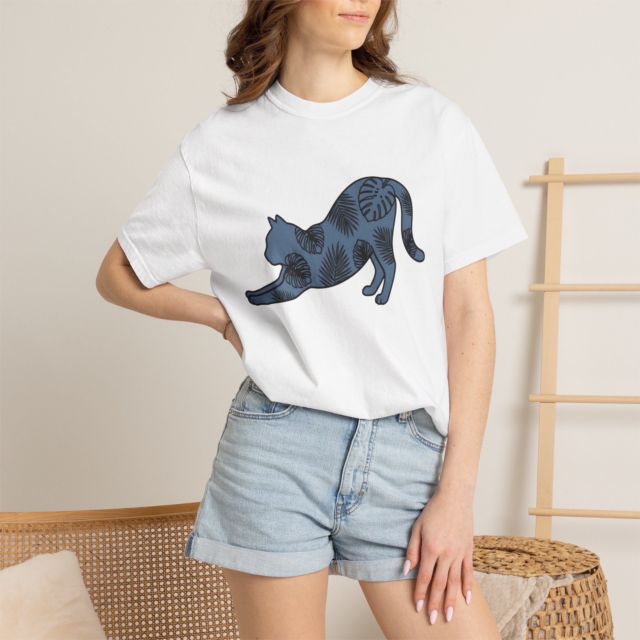 Stretching Kitten Shirt Cat Wildlife Gift Women Floral Tee Kitten T-Shirt Cat Fan Fancy Tshirt Wildlife Graphic Simple Palm Leaves Tshirt